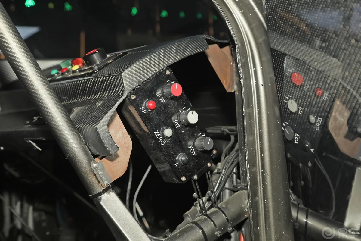 MG5XPOWER TCR赛车后排功能