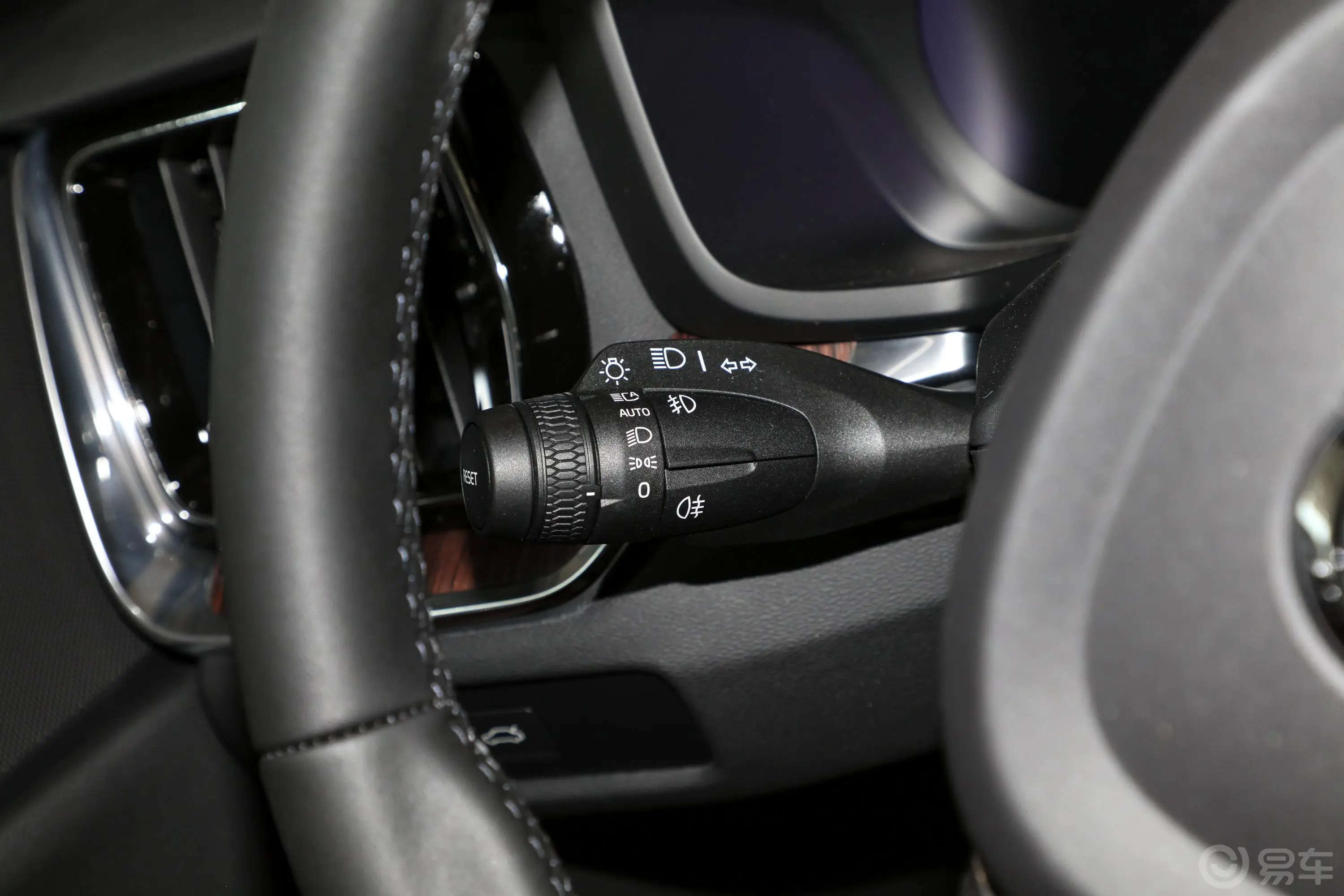 沃尔沃V60B5 自动智远豪华版灯光控制区
