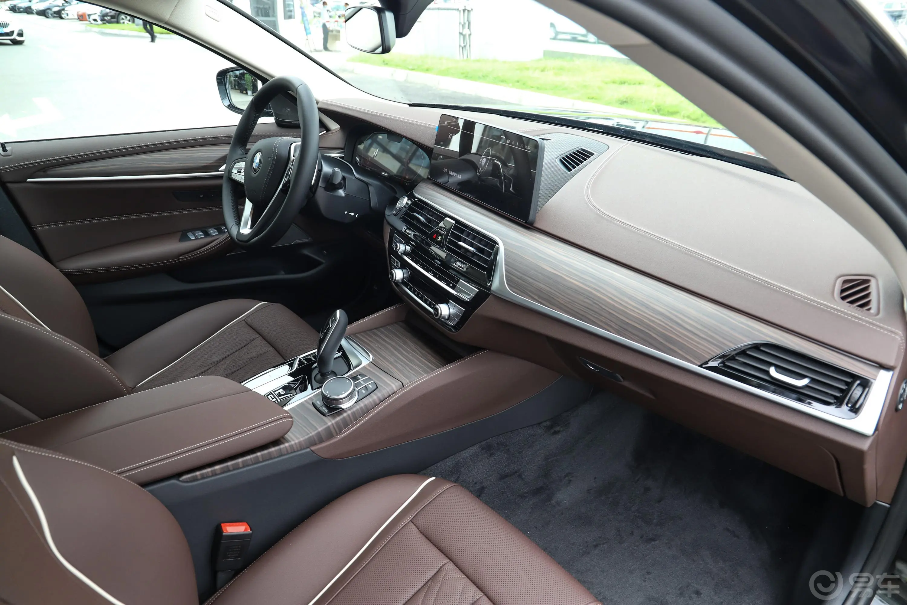 宝马5系改款二 530Li 领先型 豪华套装内饰全景副驾驶员方向