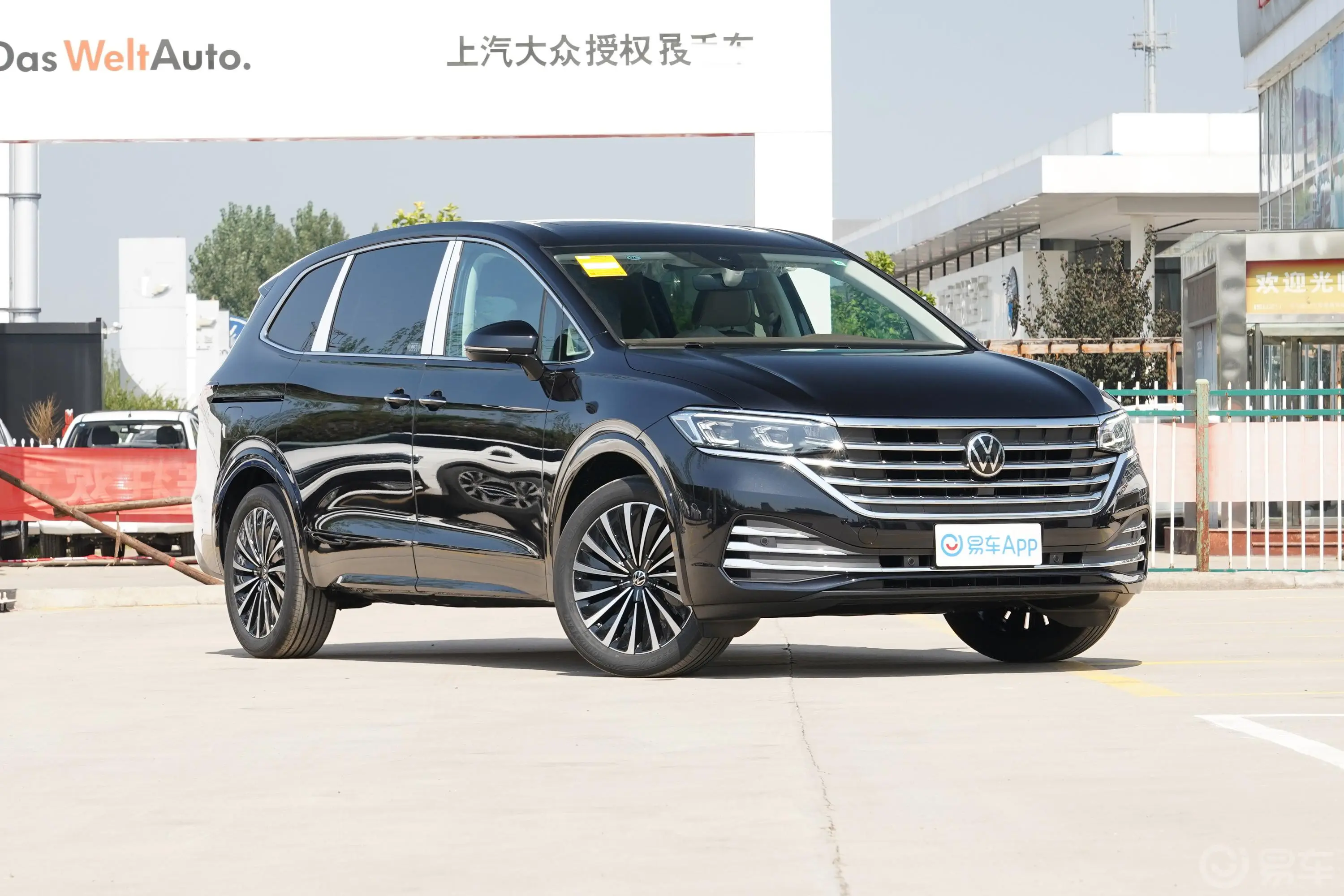 威然380TSI 尊贵版侧前45度车头向右水平