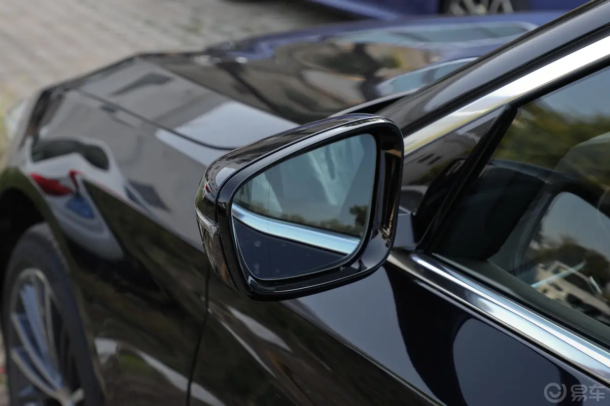 宝马5系改款二 530Li 领先型 M运动套装后视镜镜面