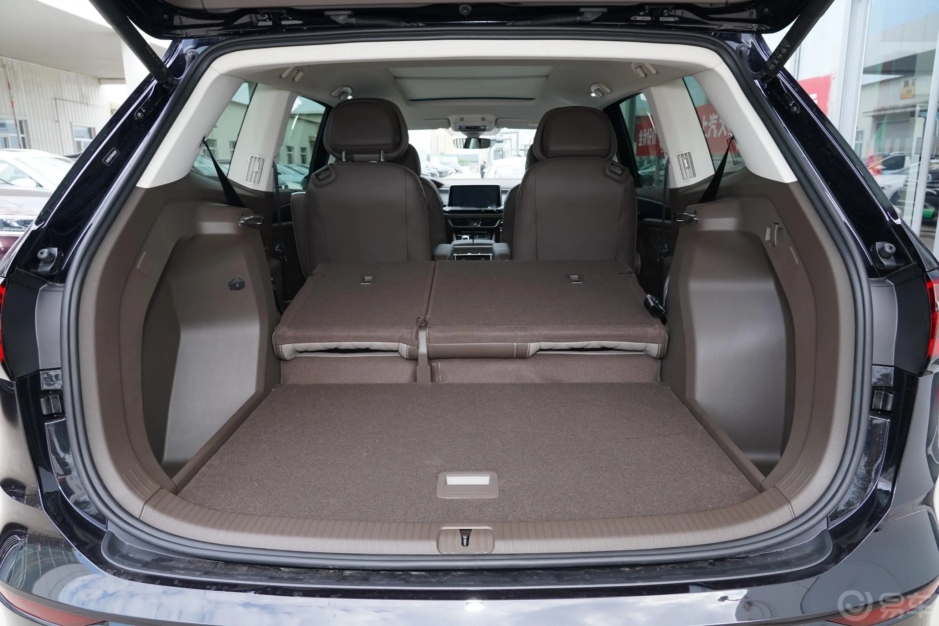 威然380TSI 尊贵版两排全部放倒