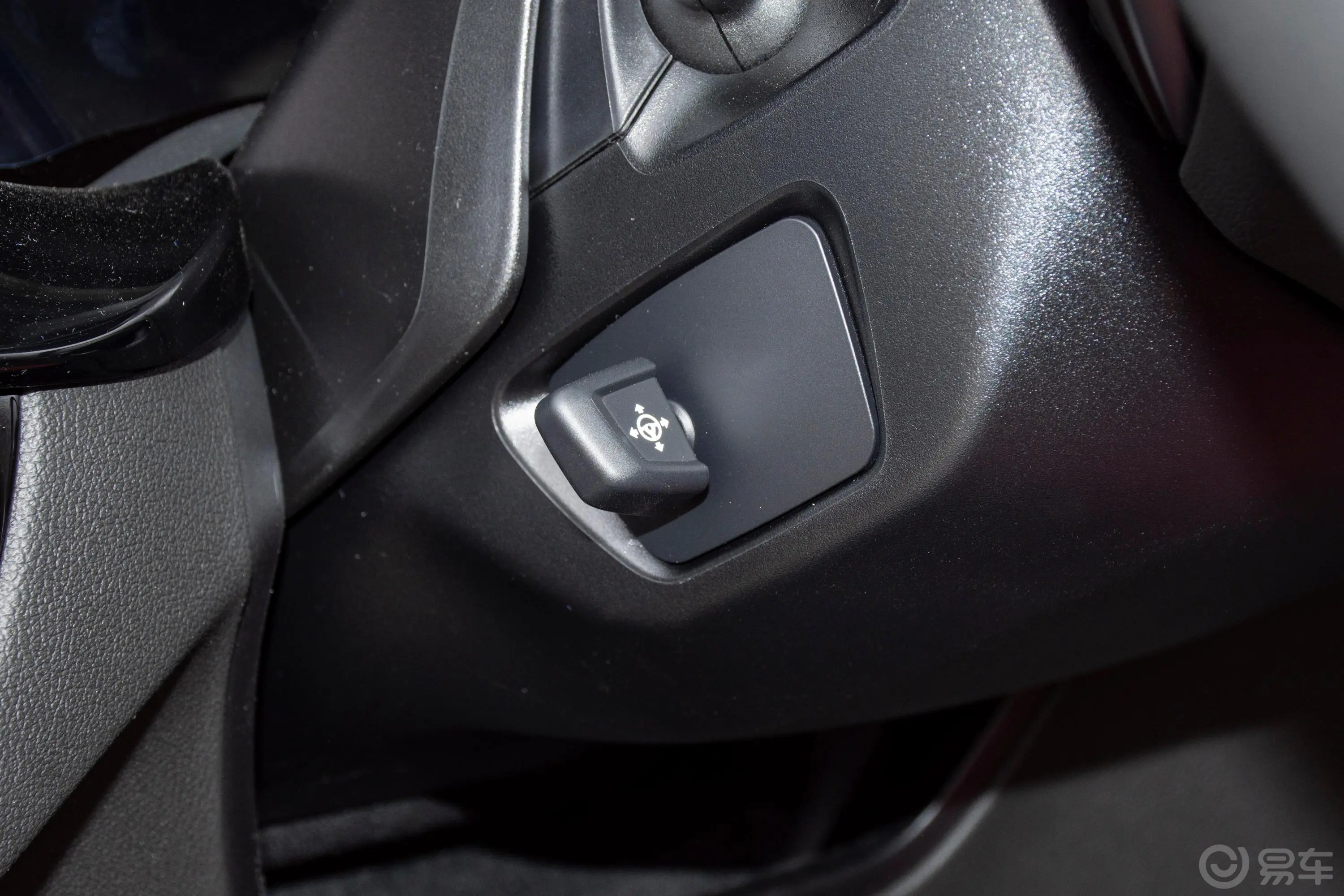 宝马5系改款三 530Li 尊享型 M运动套装方向盘调节