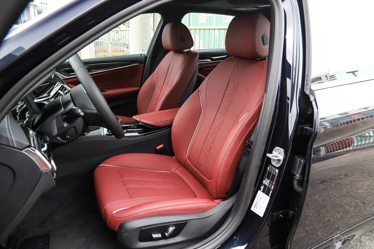 宝马5系改款二 525Li M运动套装驾驶员座椅