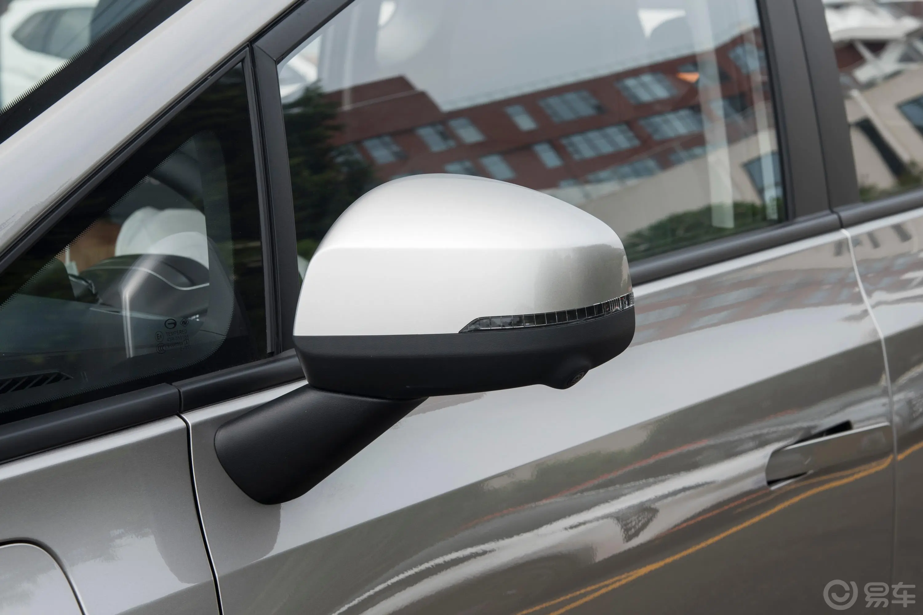 AION YPlus 610km 80 智驾版主驾驶后视镜背面