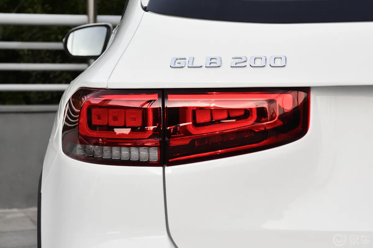 奔驰GLBGLB 200 动感型外观灯组