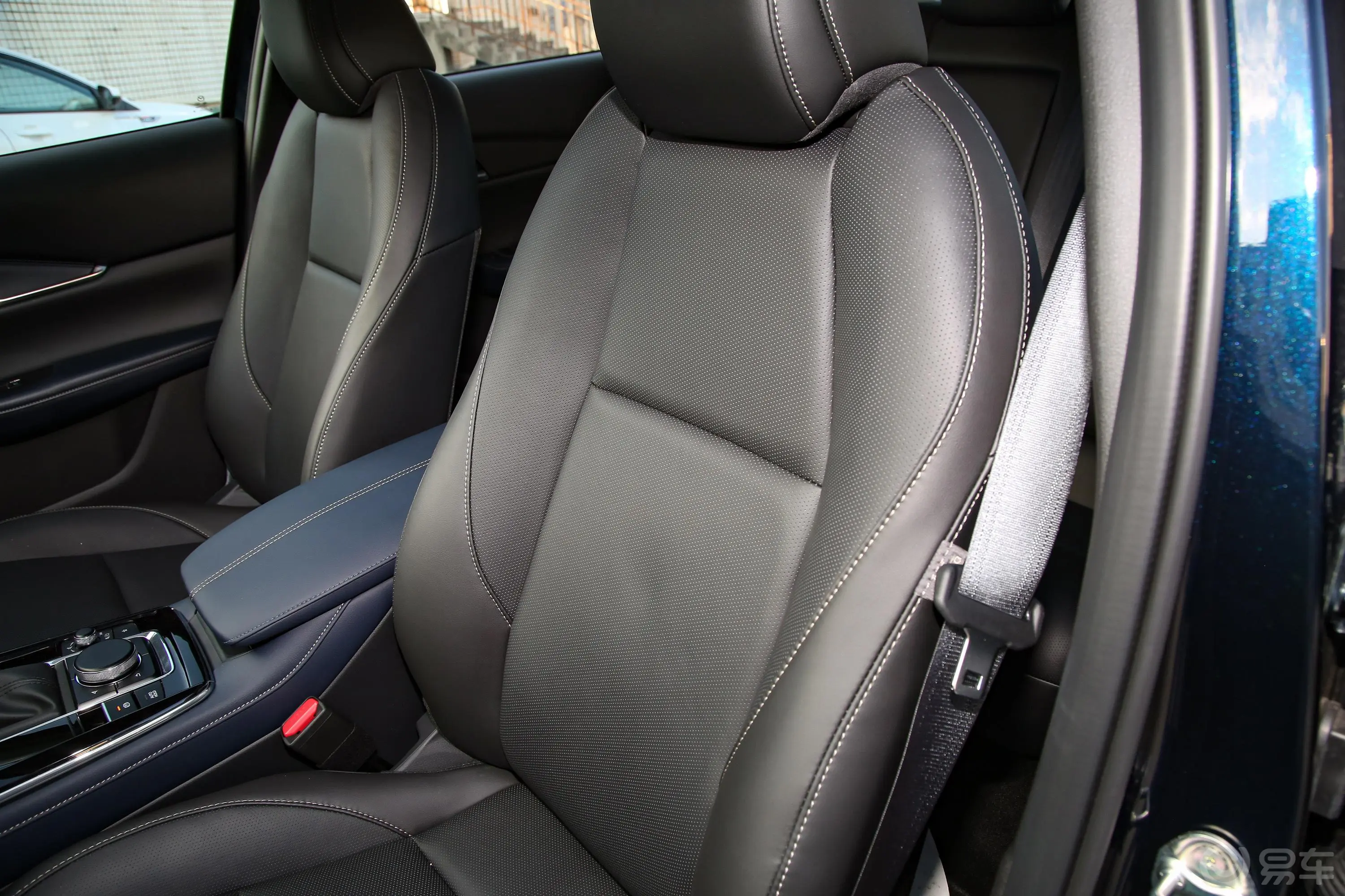 马自达CX-302.0L 自动雅悦型主驾驶位