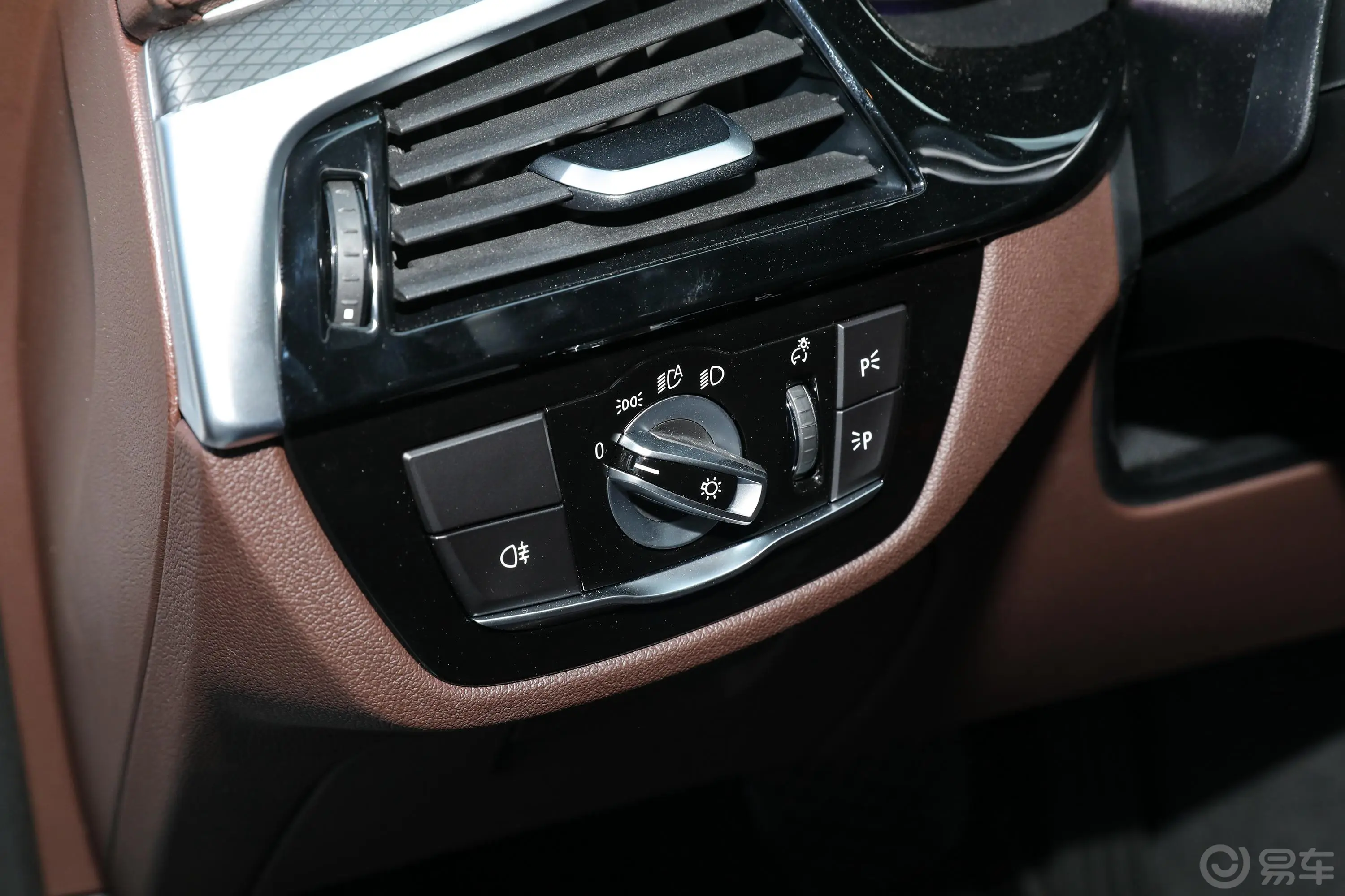 宝马5系 插电混动改款三 535Le 先锋版M运动套装灯光控制区
