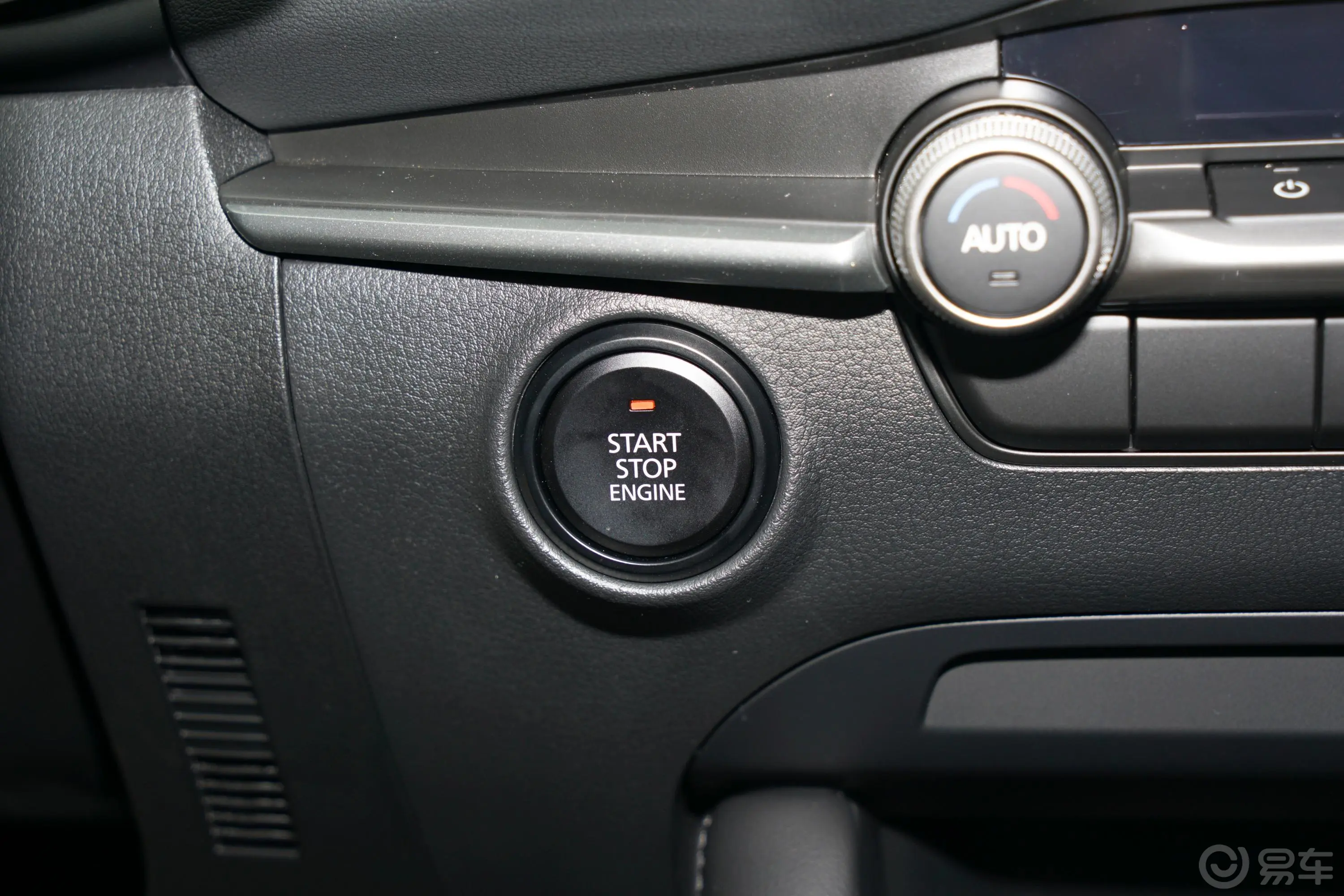 马自达3 昂克赛拉1.5L 自动质型版钥匙孔或一键启动按键