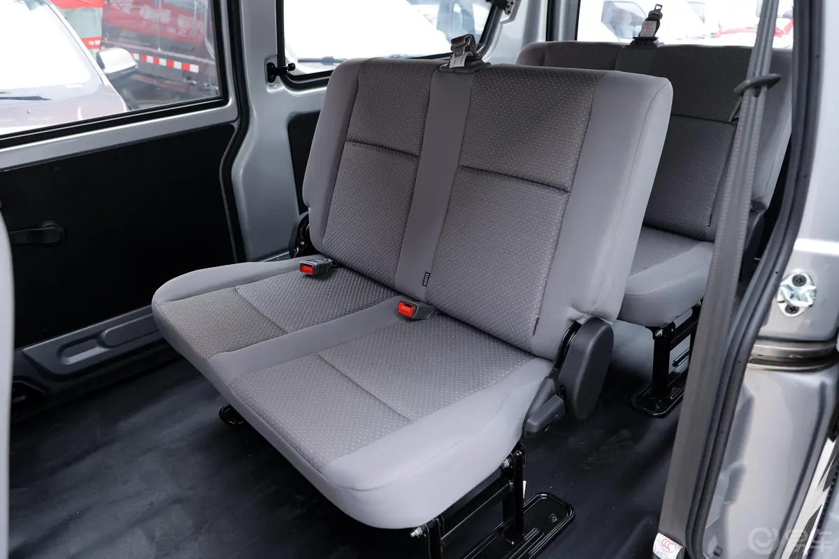 金杯小海狮X301.5L 客车财富无空调版 5/6/7座 国VI后排座椅