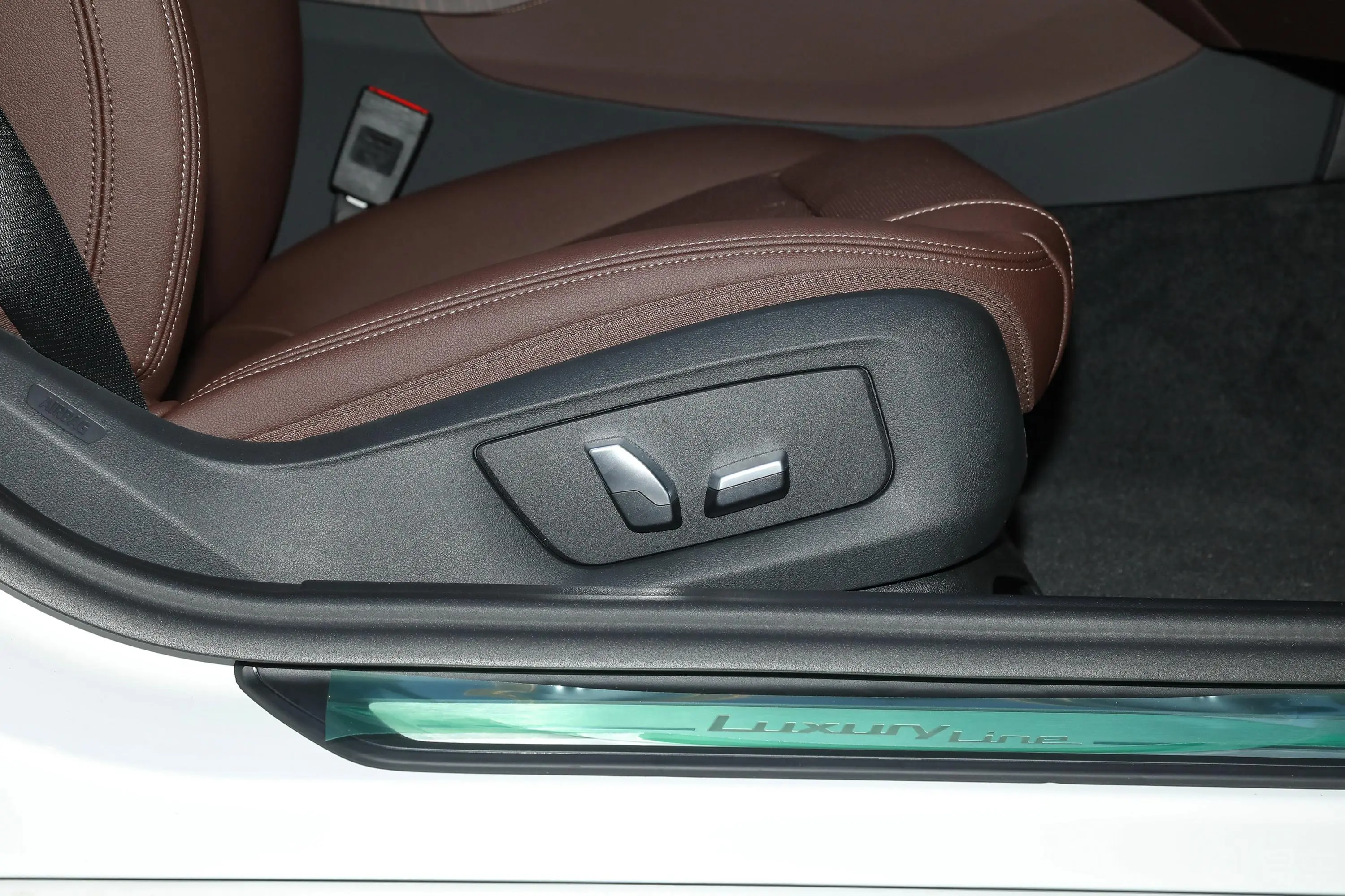 宝马5系改款二 530Li xDrive 豪华套装副驾座椅调节