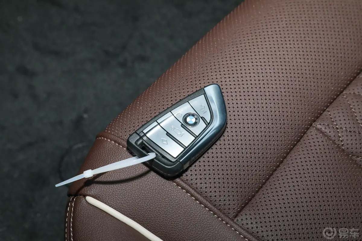 宝马5系改款二 530Li xDrive 豪华套装钥匙正面