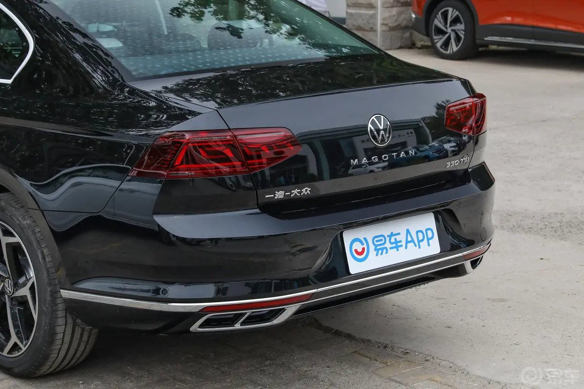 迈腾200万辆纪念版 330TSI 领先型车尾特写