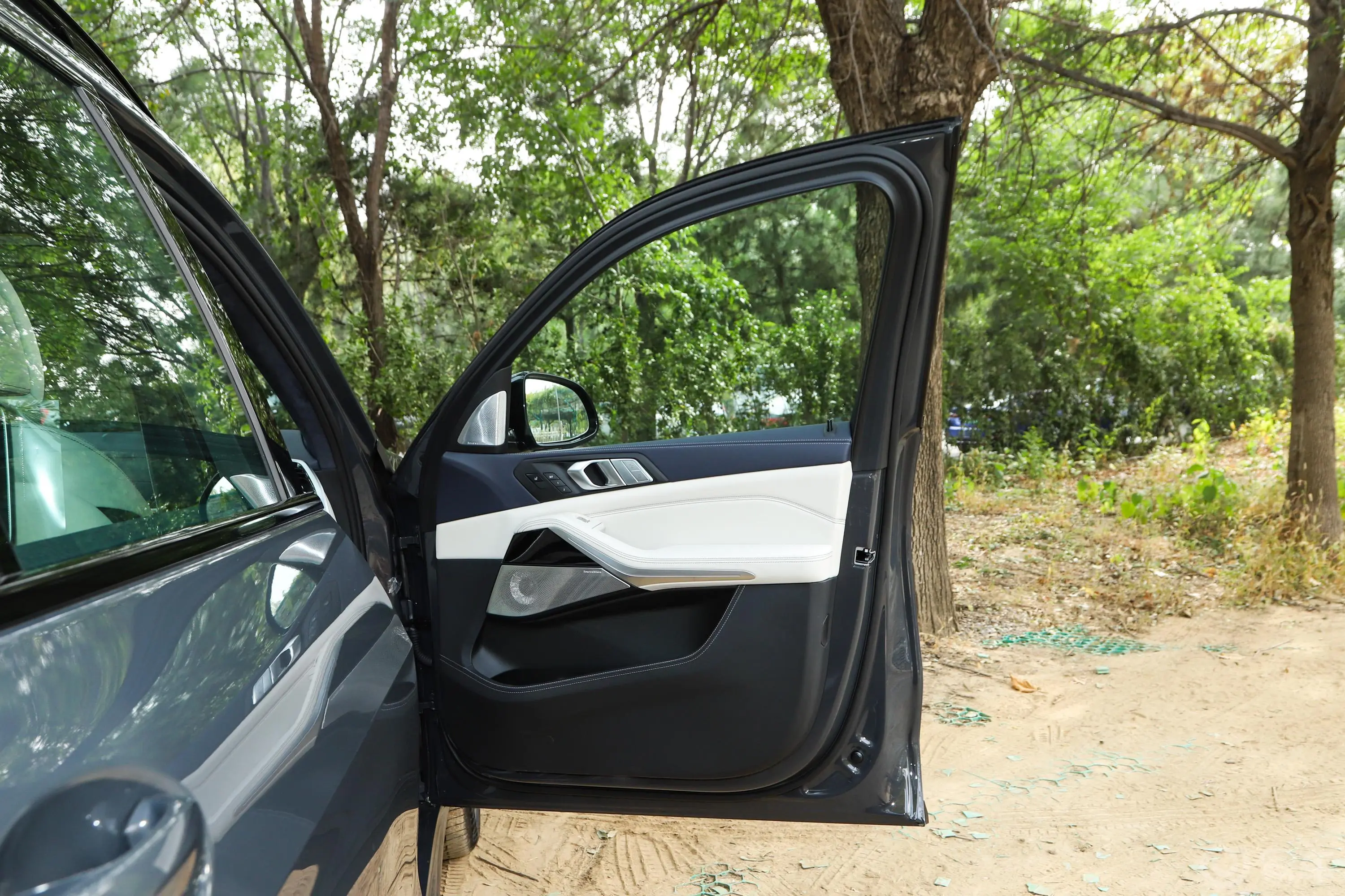 宝马X750周年版 xDrive M50i副驾驶员车门
