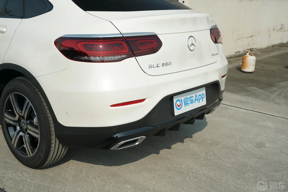 奔驰GLC轿跑改款 GLC 260 4MATIC 轿跑SUV外观