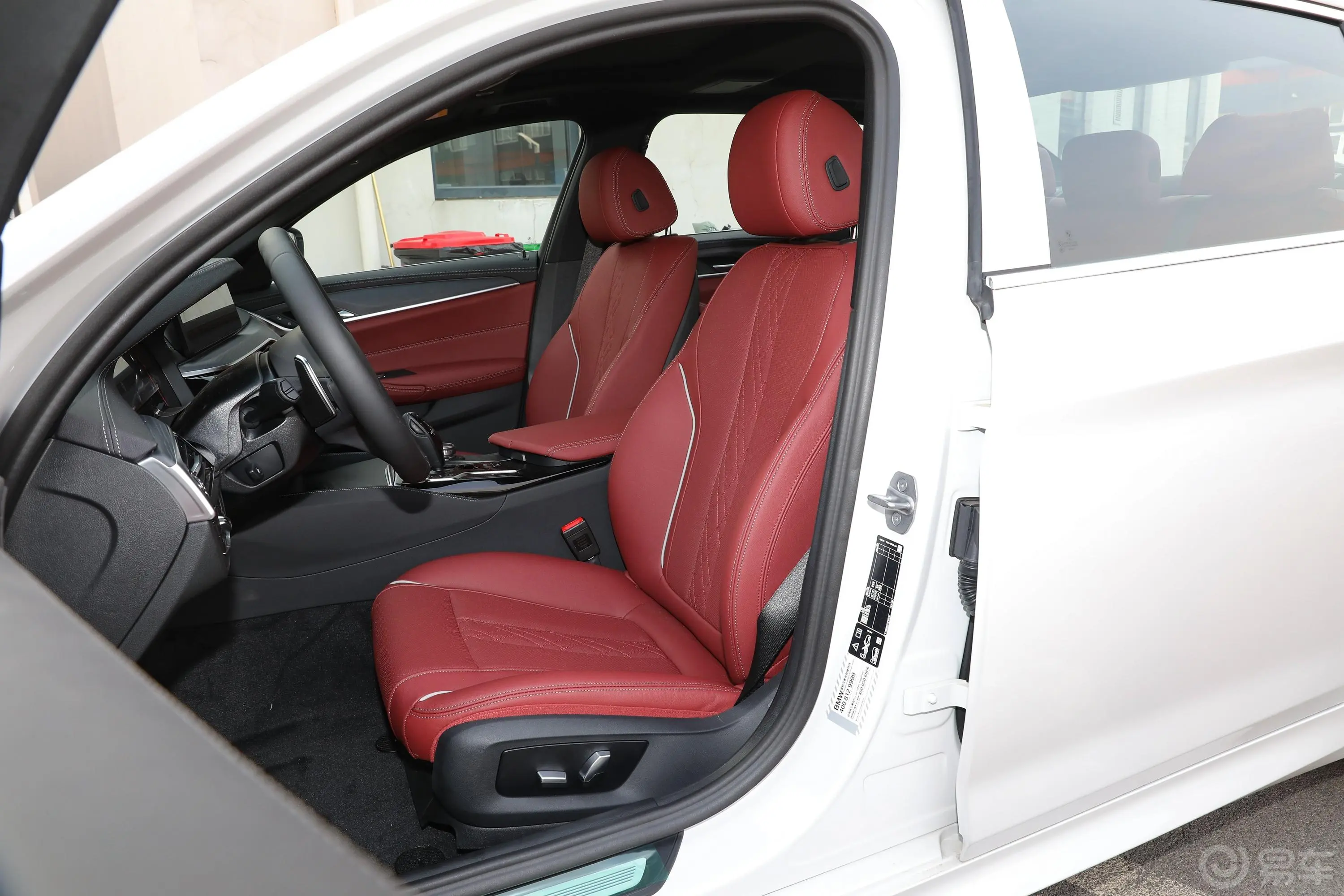 宝马5系改款二 530Li xDrive M运动套装驾驶员座椅