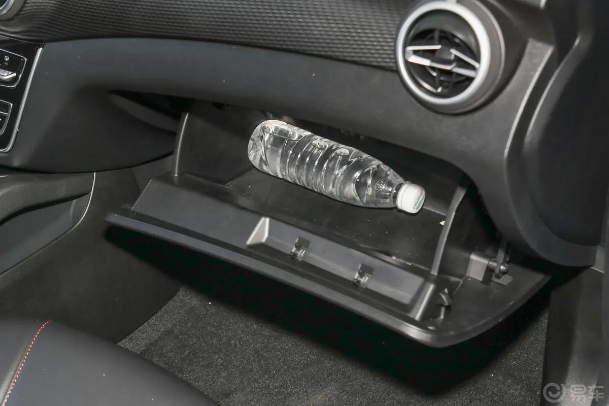北京EU5网约车高功率豪华版手套箱空间水瓶横置