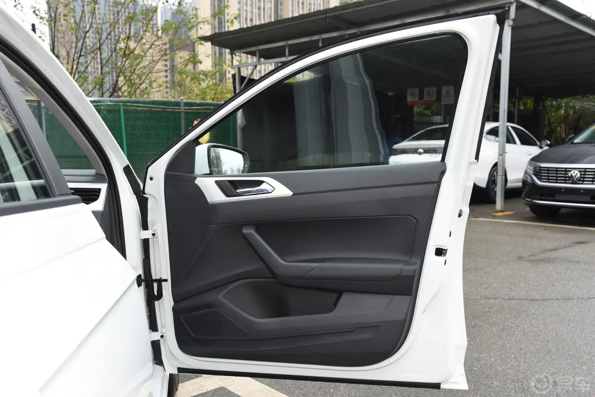 PoloPlus 1.5L 自动炫彩科技版副驾驶员车门