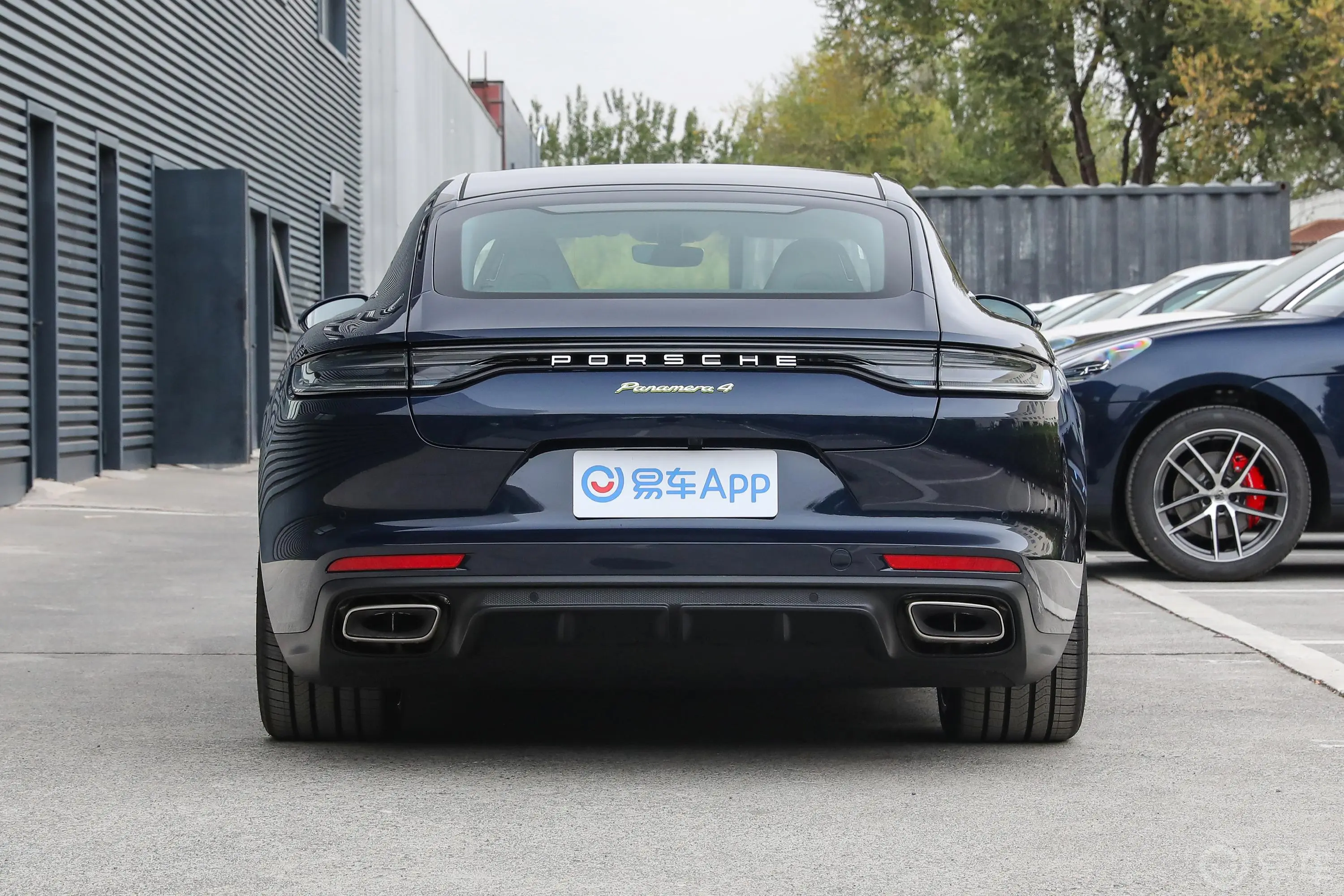 Panamera E-HybridPanamera 4 行政加长版 2.9T正后水平