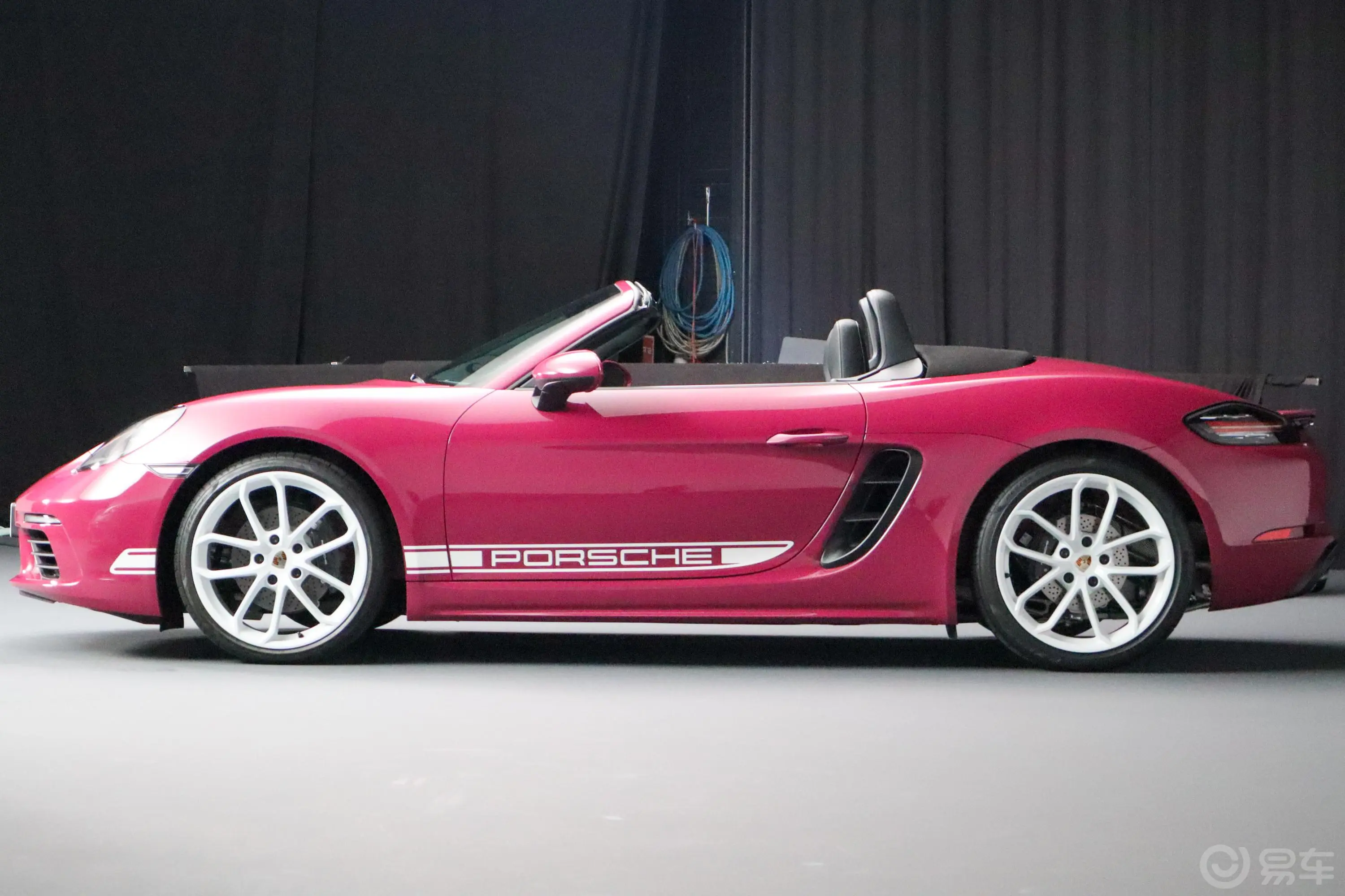 保时捷718Boxster Style Edition 2.0T正侧车头向左水平