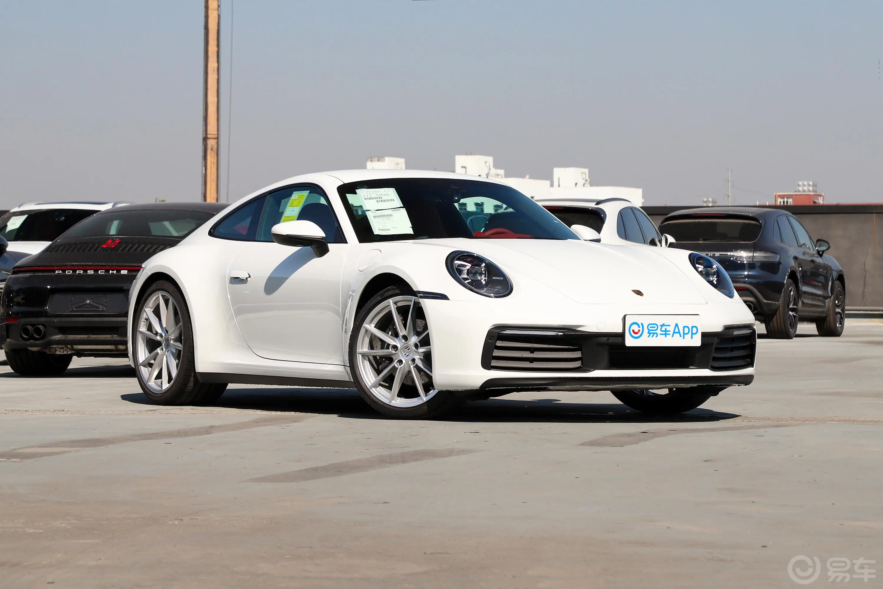 保时捷911Carrera 3.0T侧前45度车头向右水平