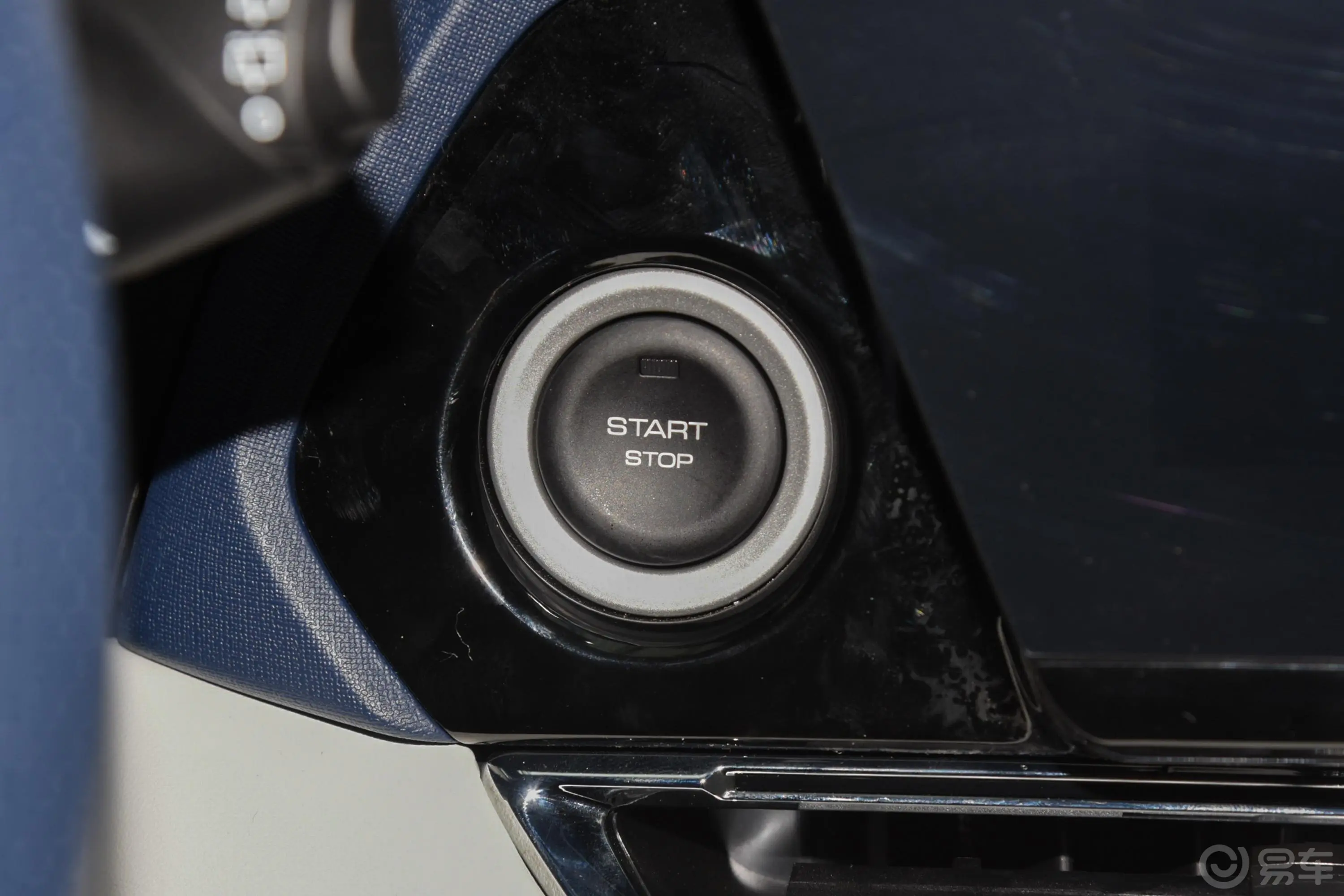 五菱凯捷混动 铂金版 2.0L 奢享型钥匙孔或一键启动按键