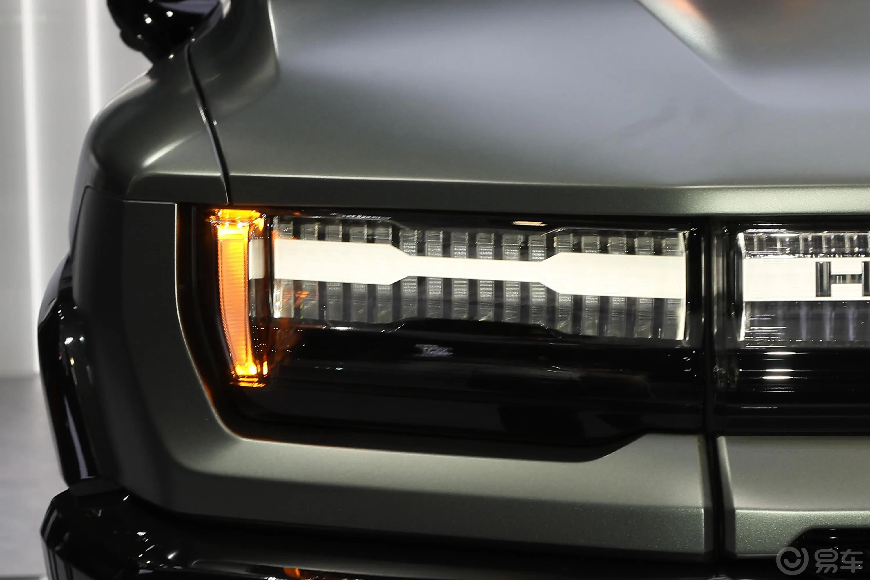 HUMMER EV SUV顶配版外观灯组