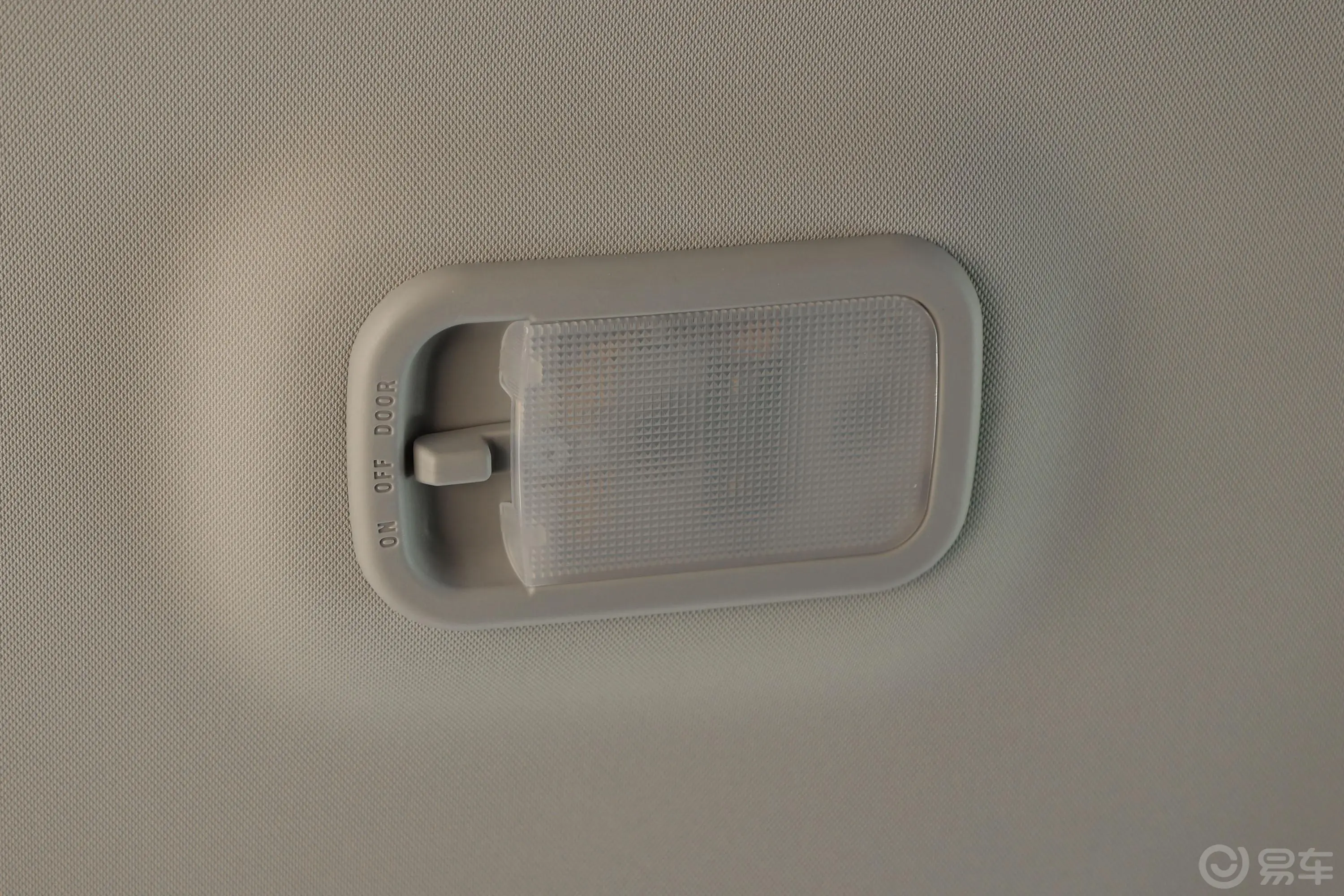菱智PLUS旅行版 2.0L 手动 舒适型 9座后排功能