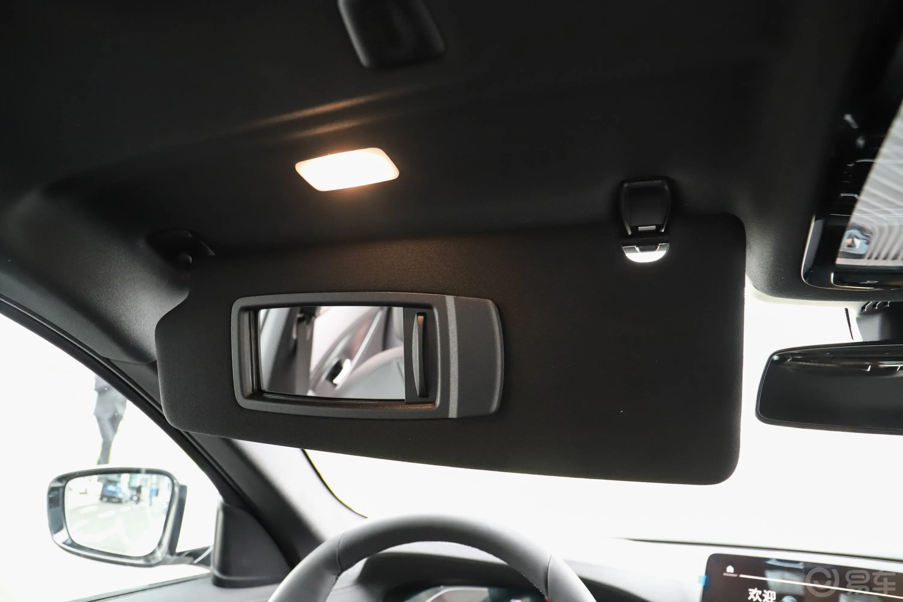 宝马5系(进口)改款二 525i M运动套装驾驶位遮阳板