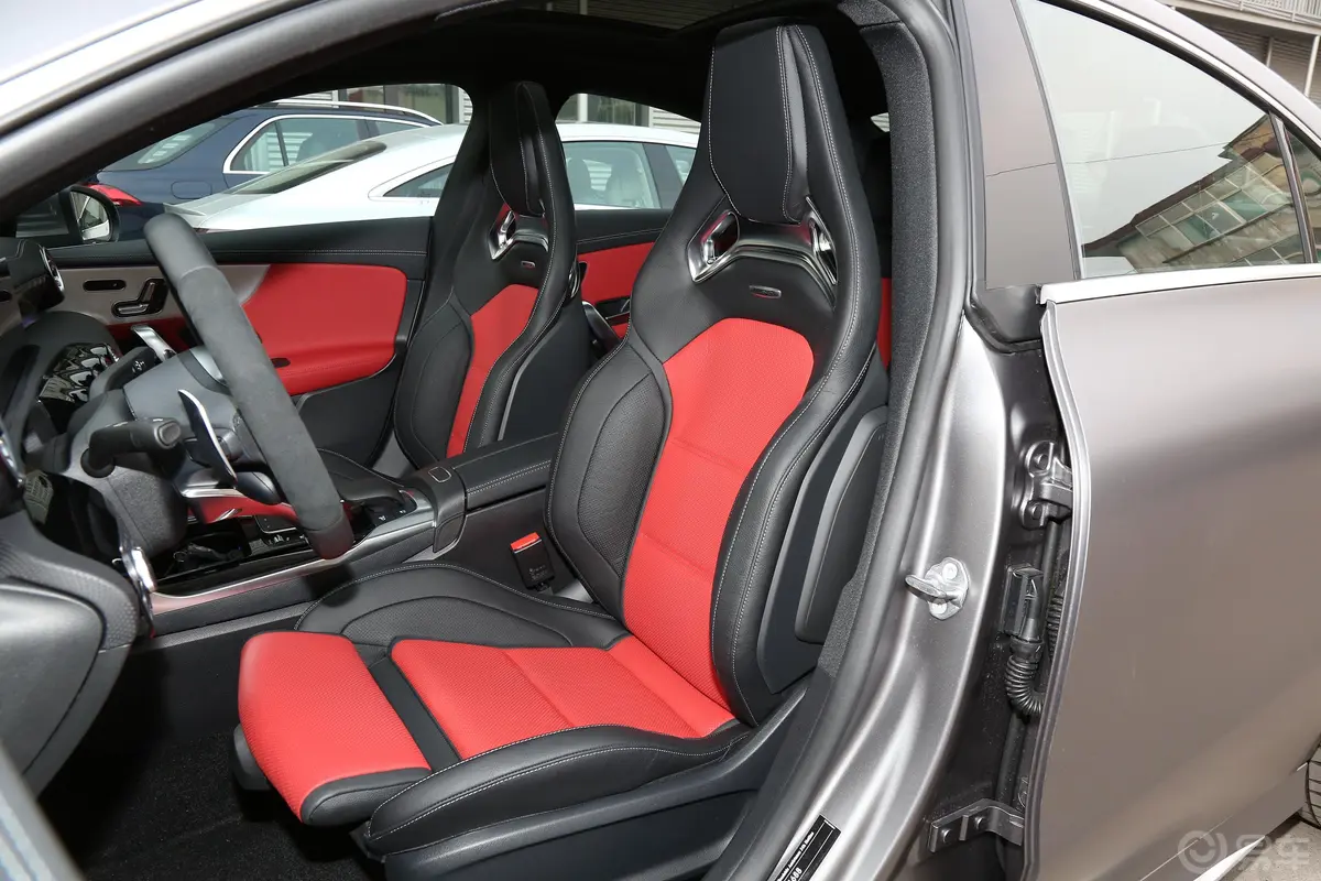 奔驰CLA AMGAMG CLA 45 4MATIC+驾驶员座椅