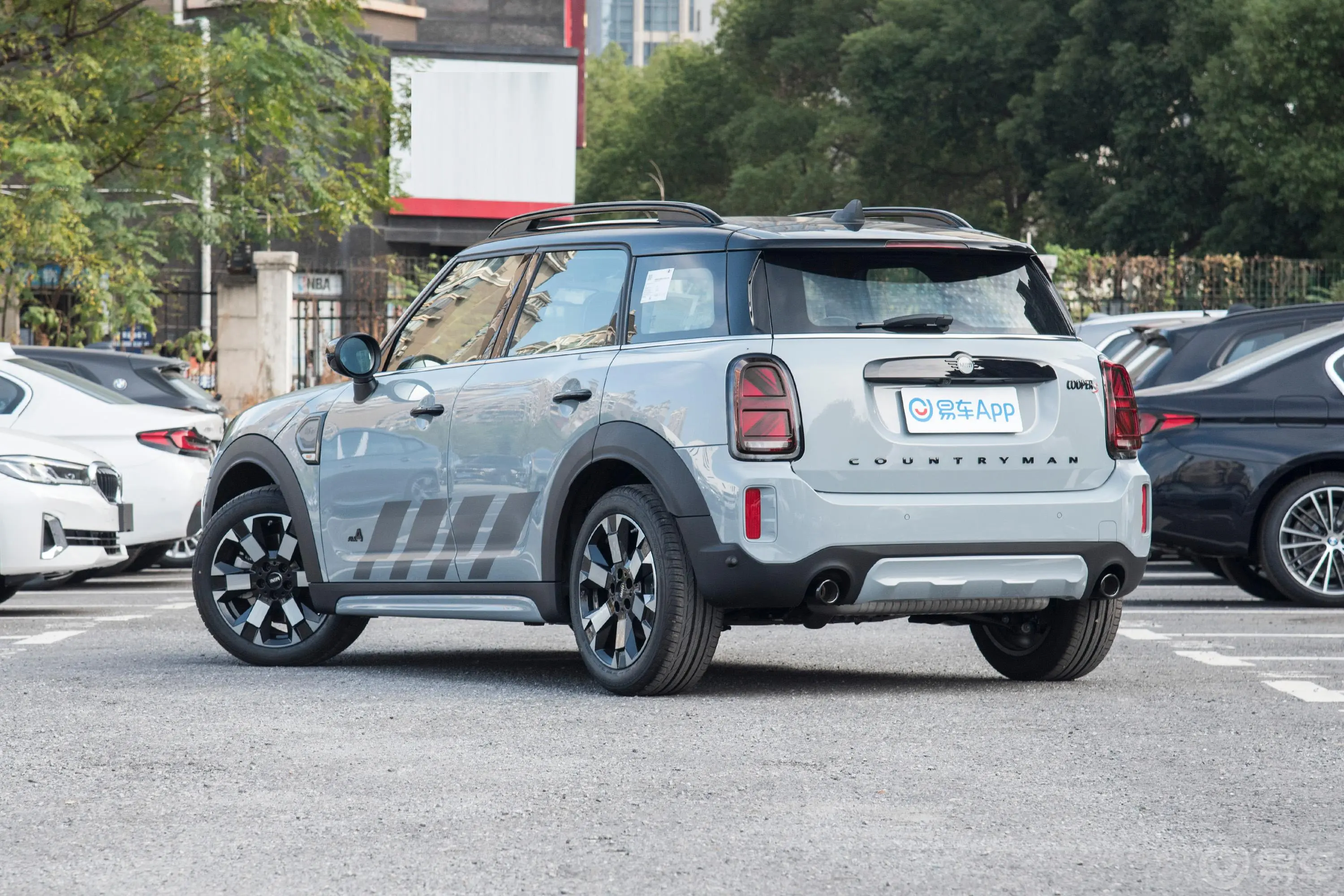 MINI COUNTRYMAN2.0T COOPER S ALL4 不羁特别版侧后45度车头向右水平