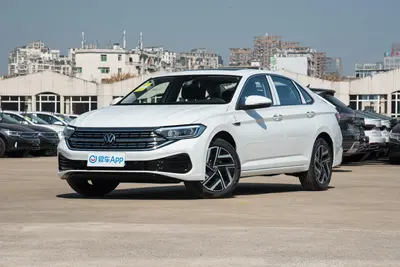 2023款 速腾 300TSI 双离合超越版外观