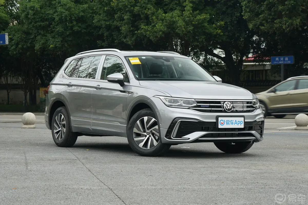 途观L 插电混动430PHEV 旗舰版侧前45度车头向右水平