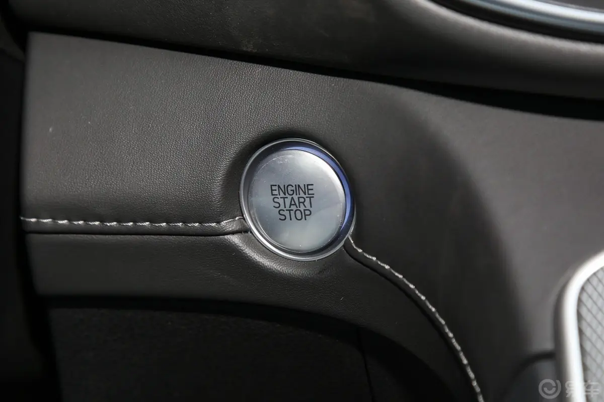 胜达旅行家 380T 四驱尊贵版钥匙孔或一键启动按键