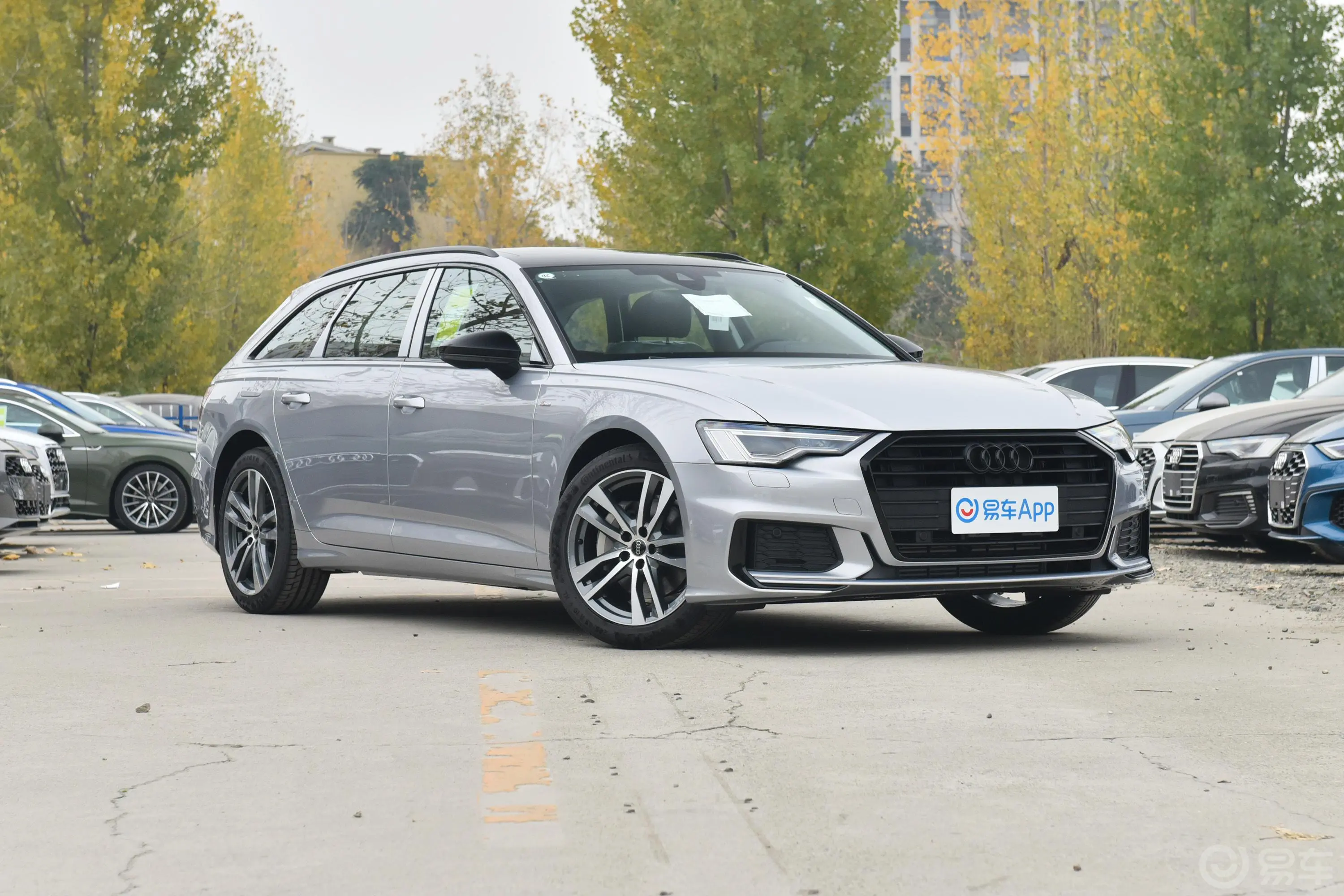 奥迪A6Avant 45 TFSI quattro 臻选动感型侧前45度车头向右水平