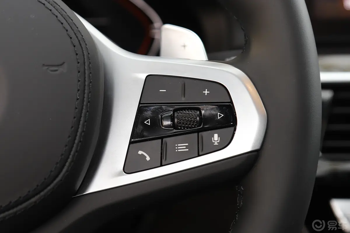 宝马6系GT630i M运动大旅行家版右侧方向盘功能按键