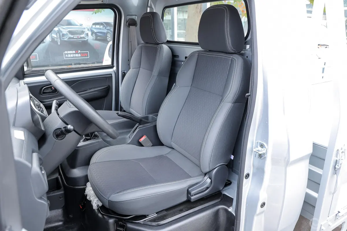 神骐PLUS1.8L 手动 单排 舒适版驾驶员座椅