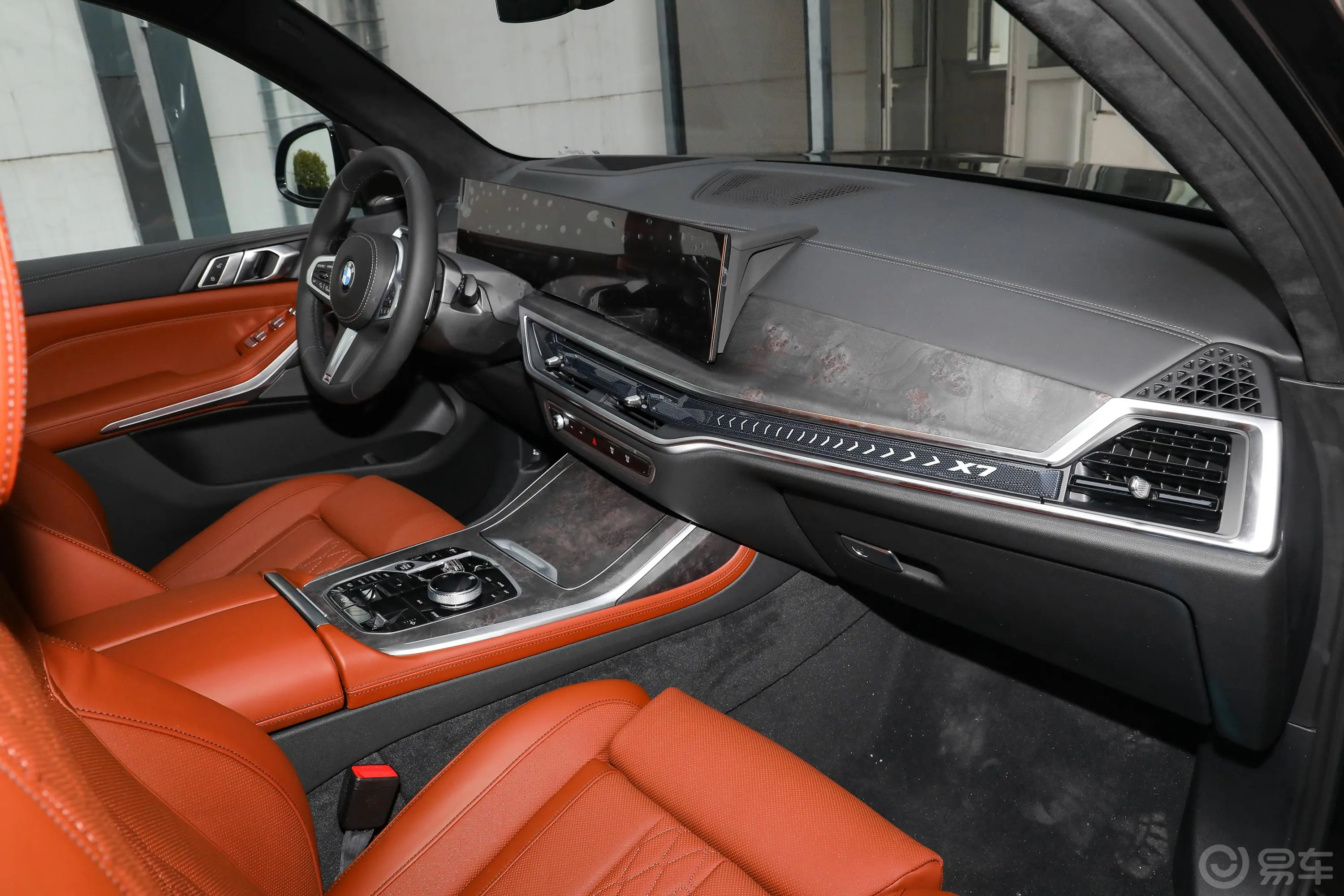 宝马X7xDrive40i 尊享型 M运动套装内饰全景副驾驶员方向