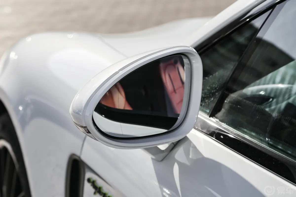 Panamera E-Hybrid改款 Panamera 4 铂金版 2.9T后视镜镜面
