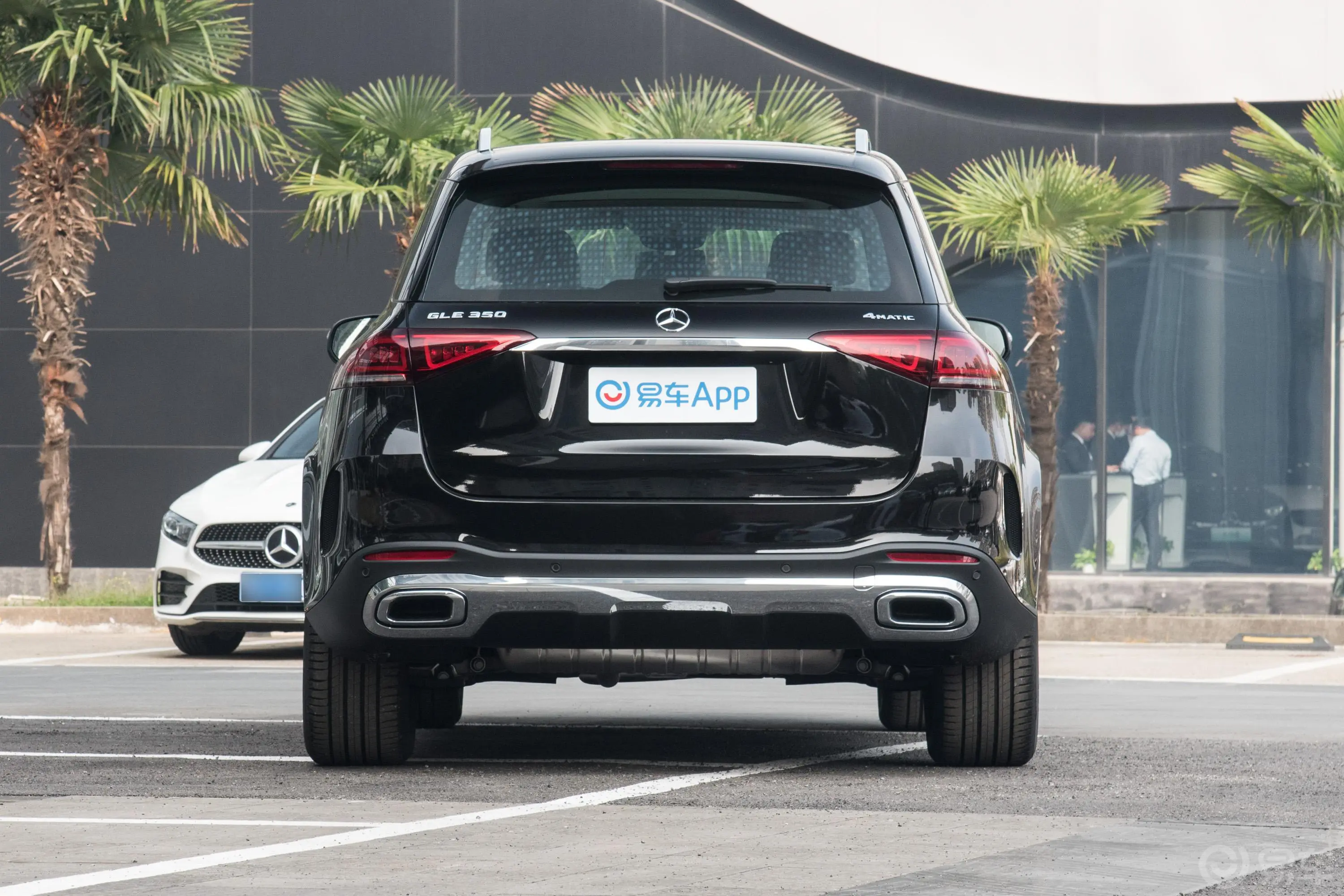 奔驰GLEGLE 350 4MATIC 时尚型正后水平