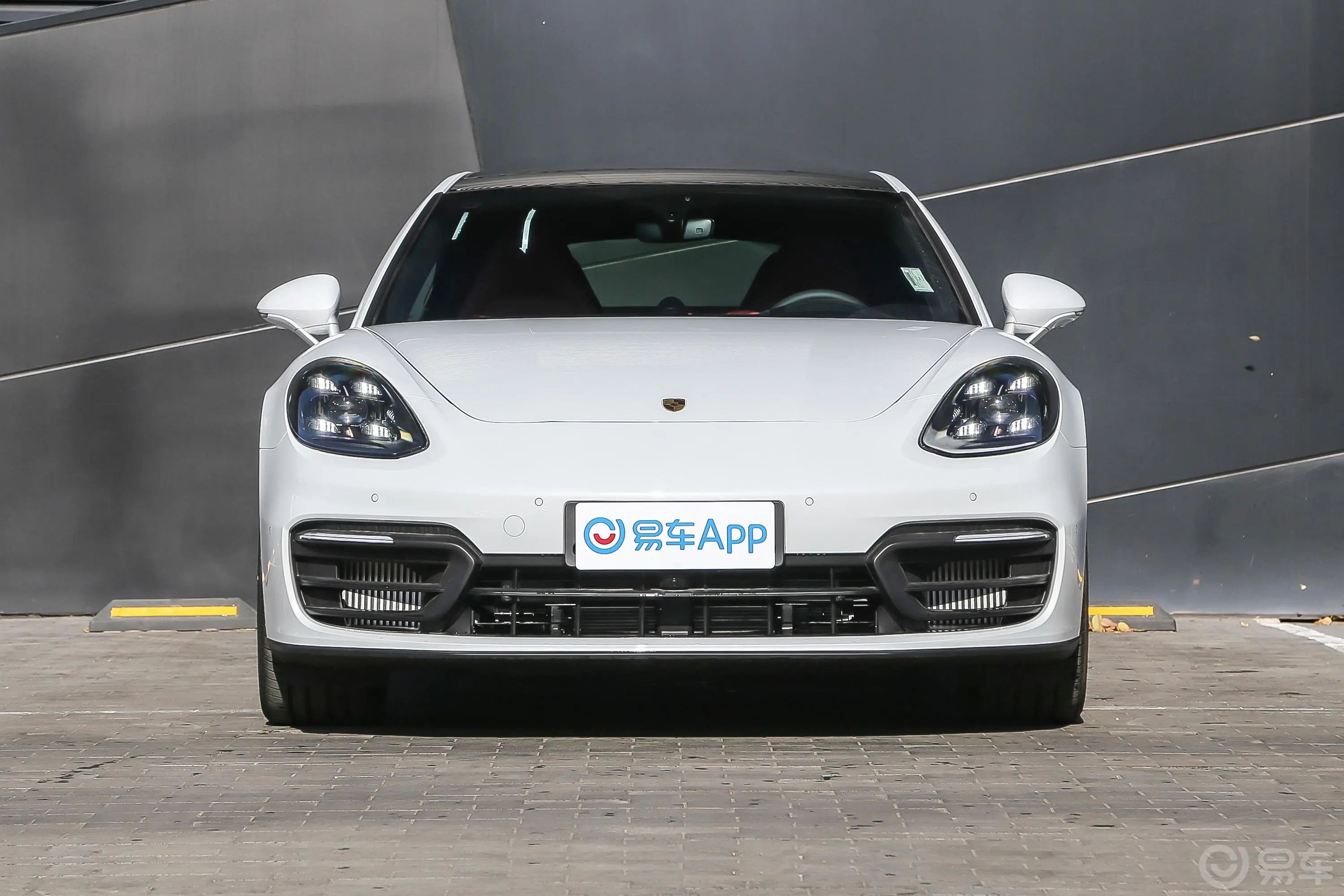 Panamera E-Hybrid改款 Panamera 4 铂金版 2.9T正前水平