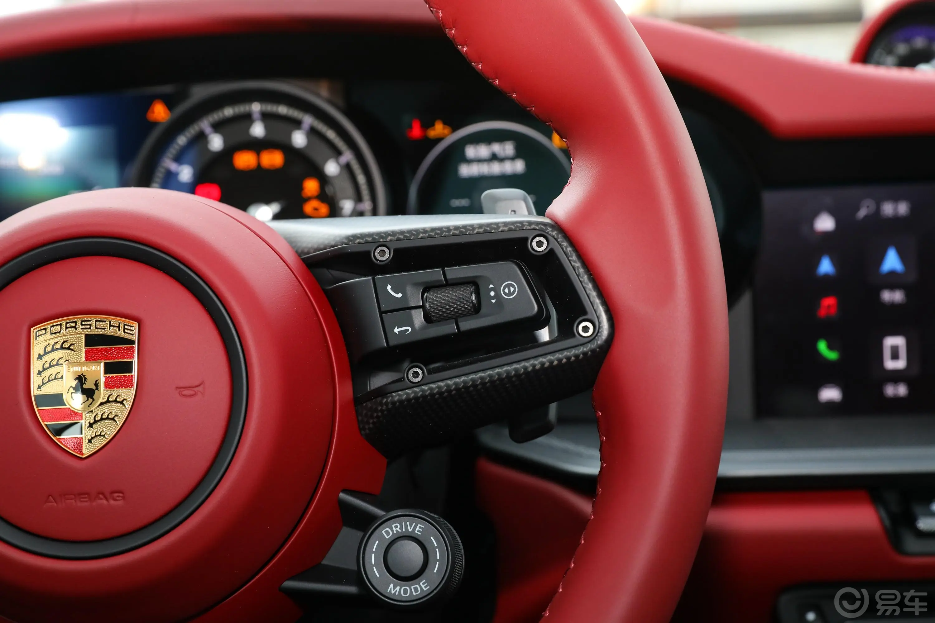 保时捷911Carrera Cabriolet 3.0T右侧方向盘功能按键
