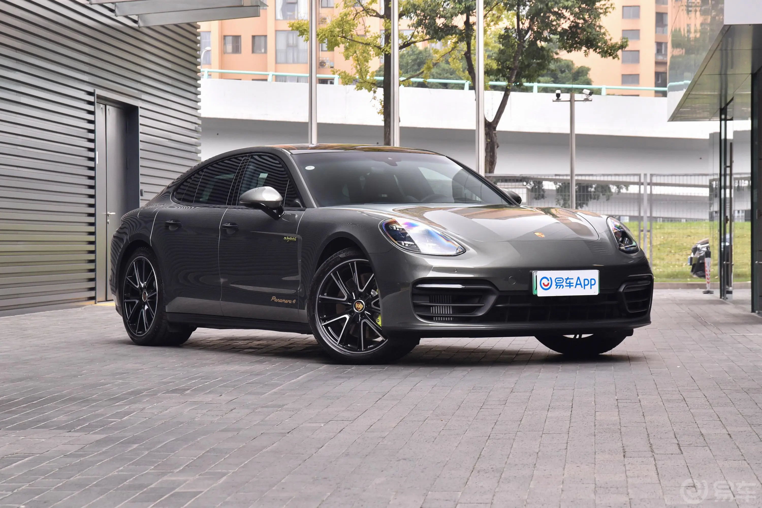 Panamera E-Hybrid改款 Panamera 4 铂金版 2.9T正前水平