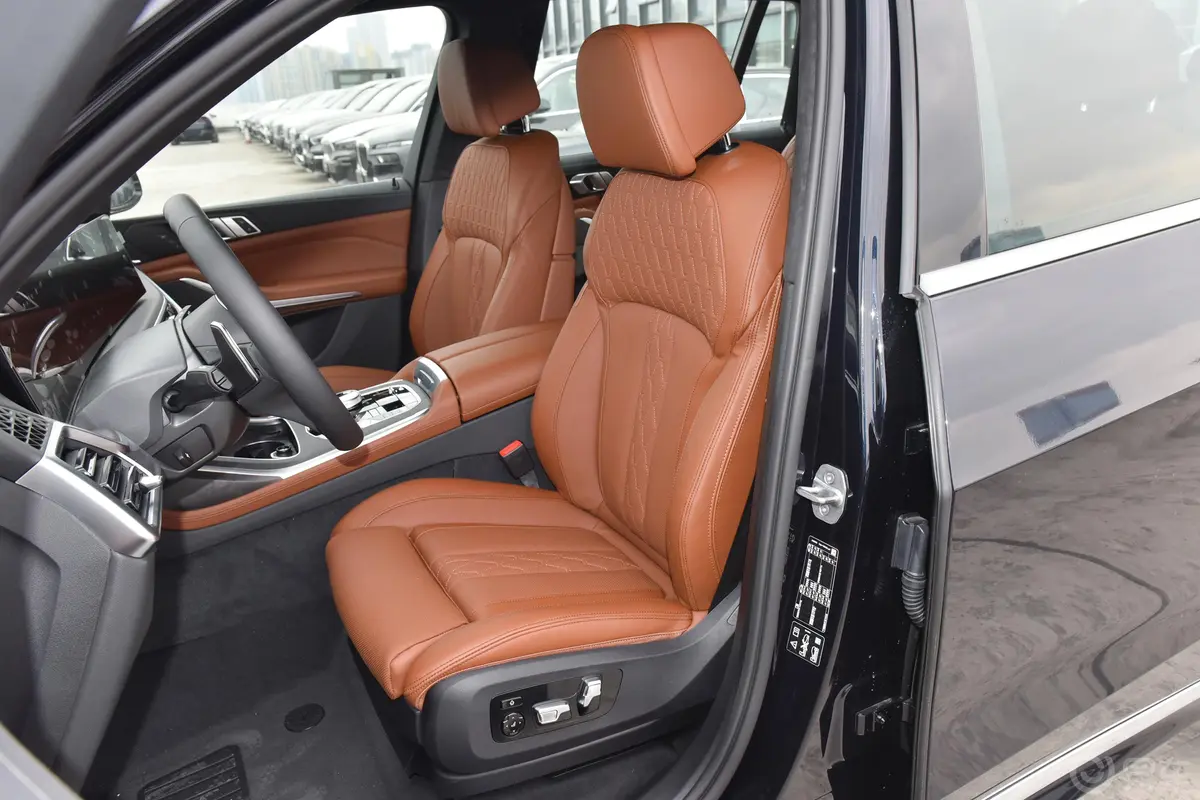 宝马X7xDrive40i 尊享型 M运动套装驾驶员座椅
