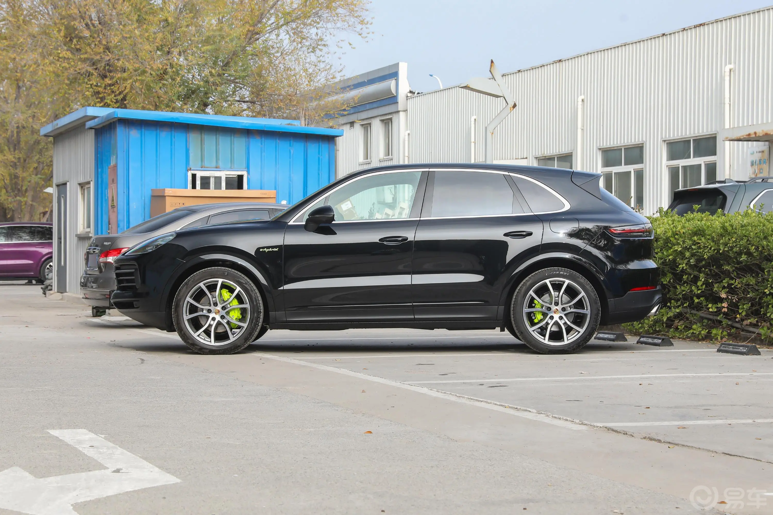 Cayenne E-HybridCayenne 2.0T正侧车头向左水平