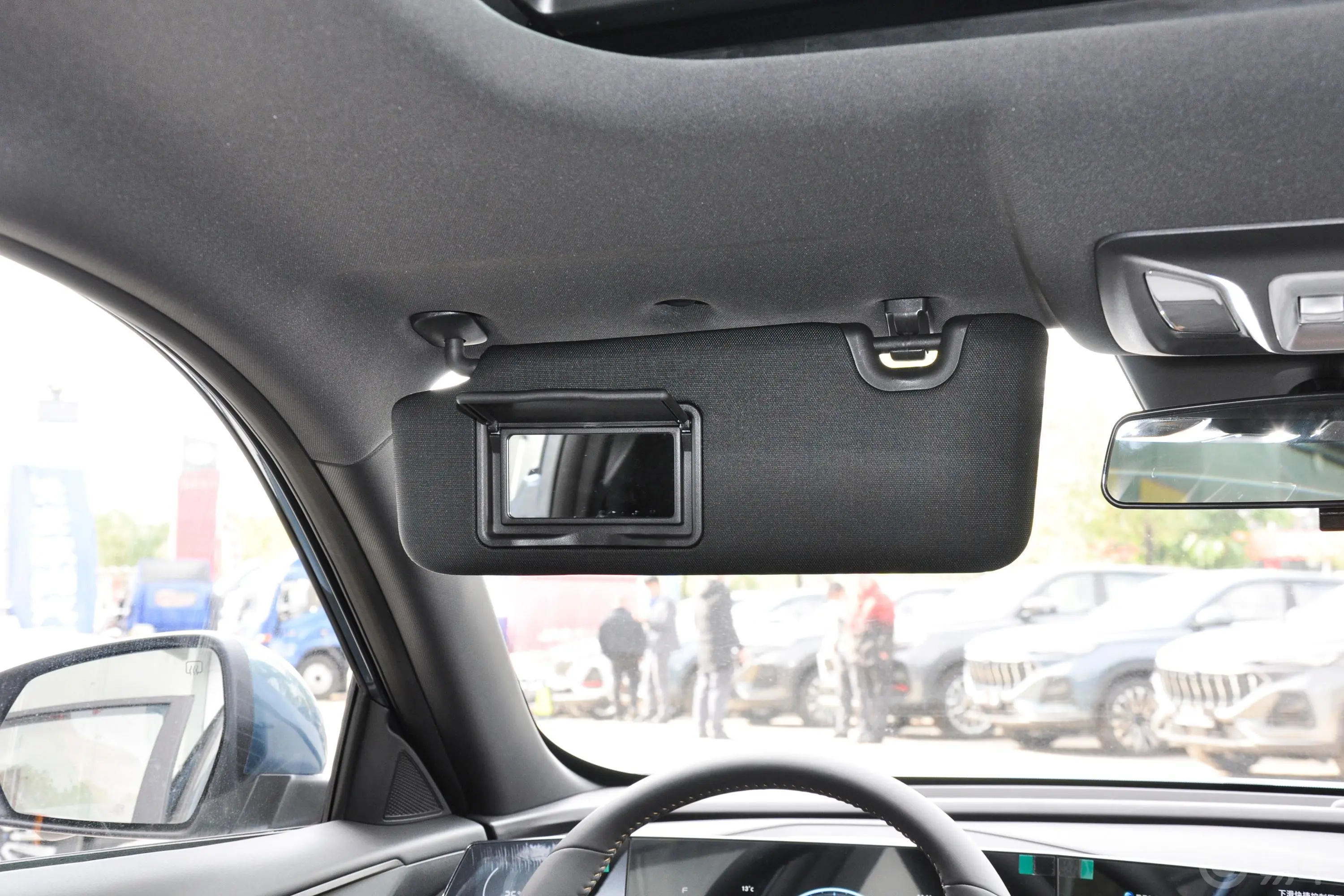 长安欧尚X5 PLUS1.5T 卓越型驾驶位遮阳板