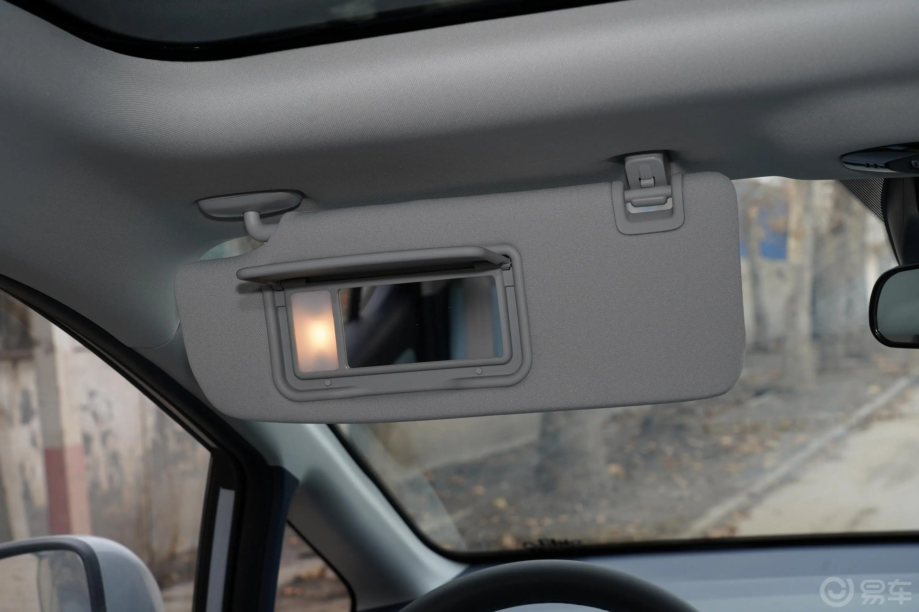 AION YPlus 610km 80 智领版驾驶位遮阳板