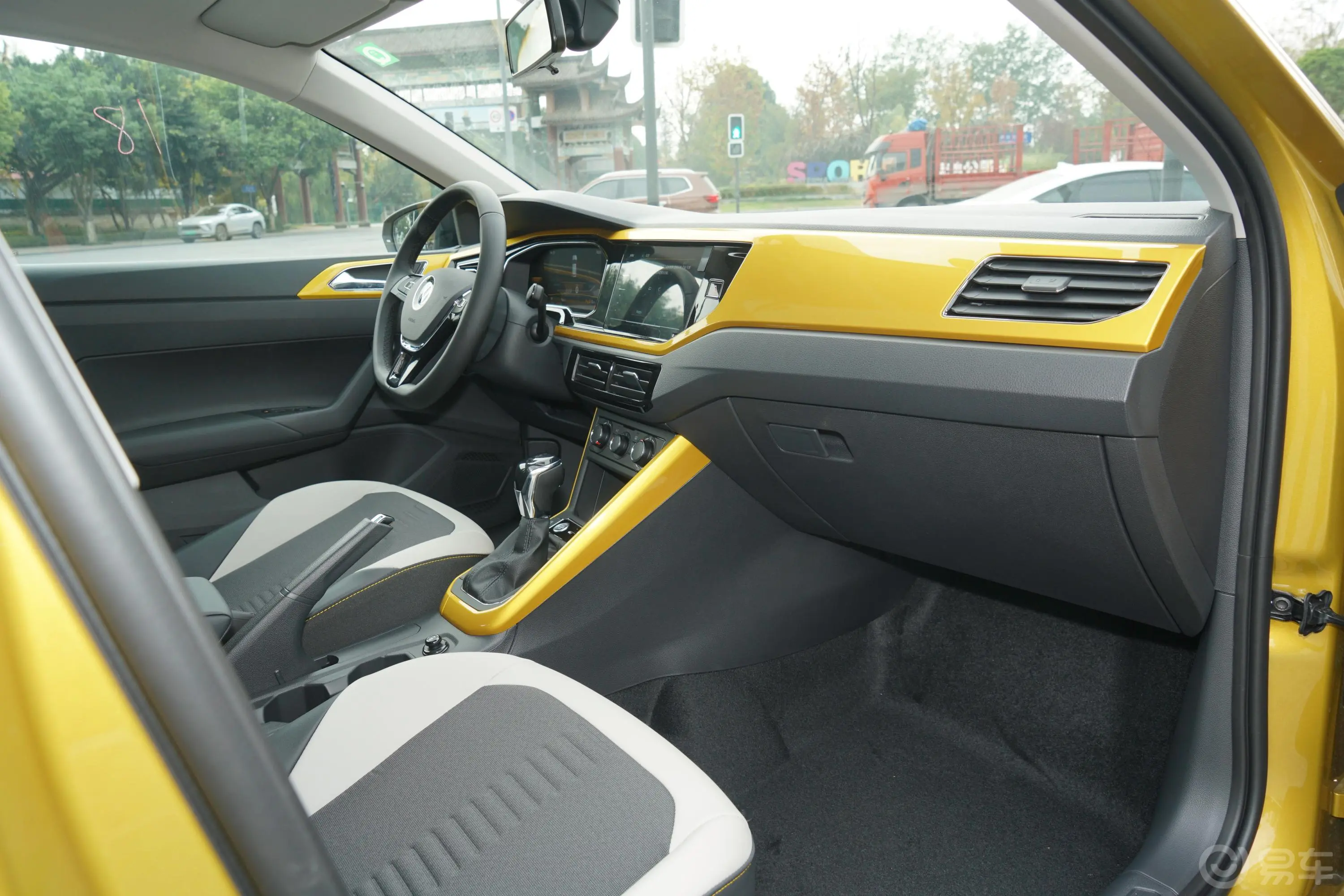 PoloPlus 1.5L 自动潮酷智尊版内饰全景副驾驶员方向