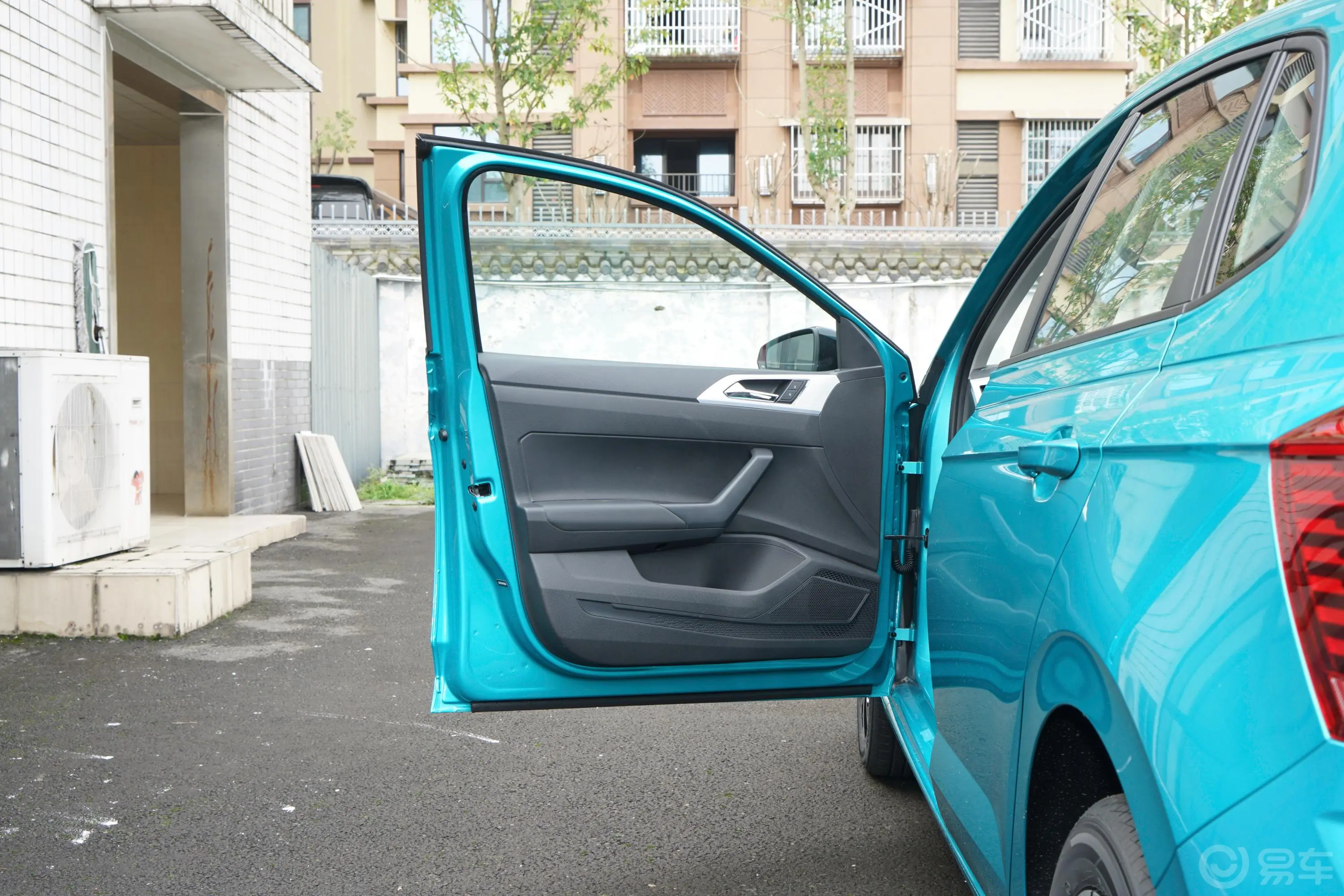 PoloPlus 1.5L 自动潮酷智尊版驾驶员侧前车门