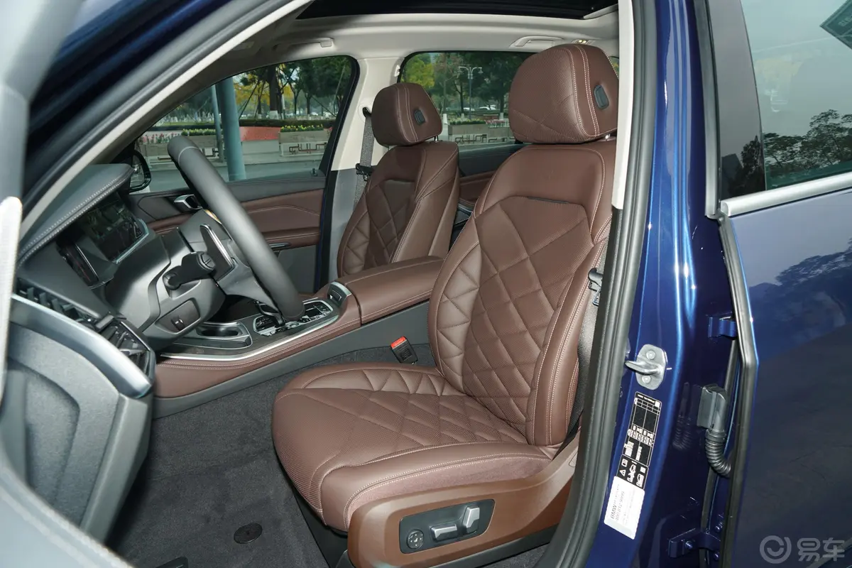 宝马X5改款 xDrive30Li 尊享型M运动套装驾驶员座椅